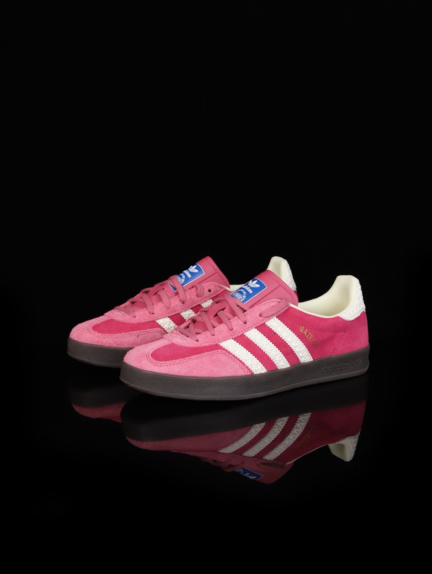 🔴福利特价💰130（本地自减）
纯原adidas originals GAZELLE INDOOR 皮革 潮流休闲 防滑 低帮 板鞋 男女同款 全原开发最大还原正品细节选用市面顶版开发加强/吊打正品版型全翻毛
货号：IF1809
尺码：35 36 36.5 37 38 38.5 39 40 40.5 41 42 42.5 43 44 44.5 45