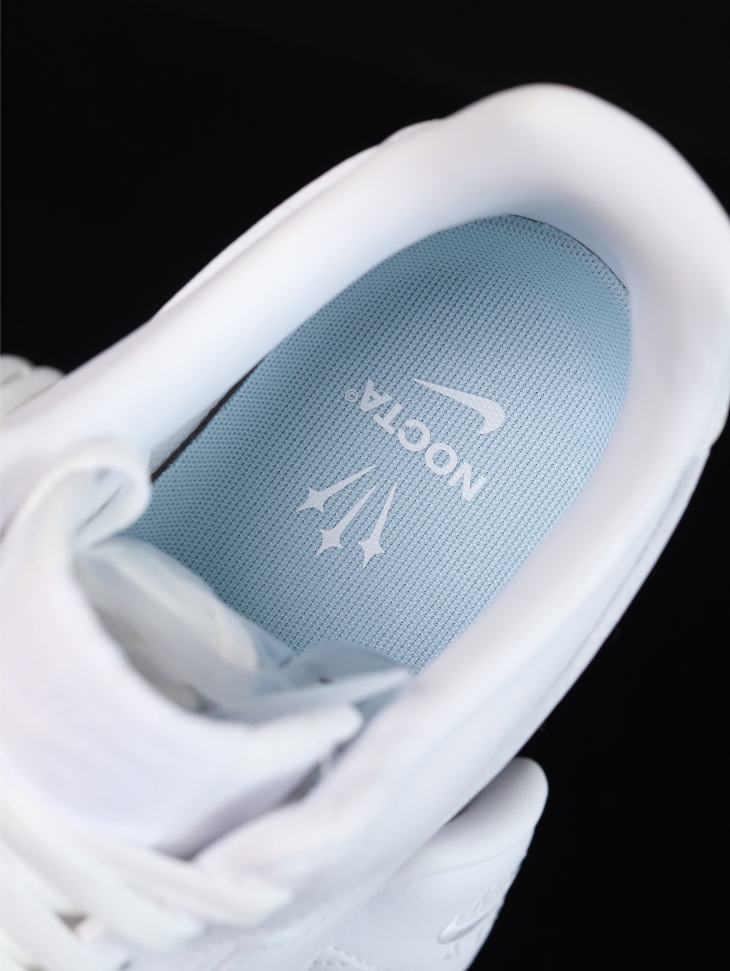 💰130
•新G5版本/纯原级/空军天花板/海内外标杆
2025款 Nike Air Force 1 空军低帮
鞋面采用澳洲进口牛皮 独家私模 最新25版大底模具 大底正确纹路咬花 正确25版倒置五星 原厂级电绣 鞋面电脑针车 皮料冲剪 采用最新进口玻璃刀
货号:CZ8065-100
尺码:35.5 36 36.5 37.5 38 38.5 39 40 40.5 41 42 42.5 43 44 44.5 45 45.5 46 47.5