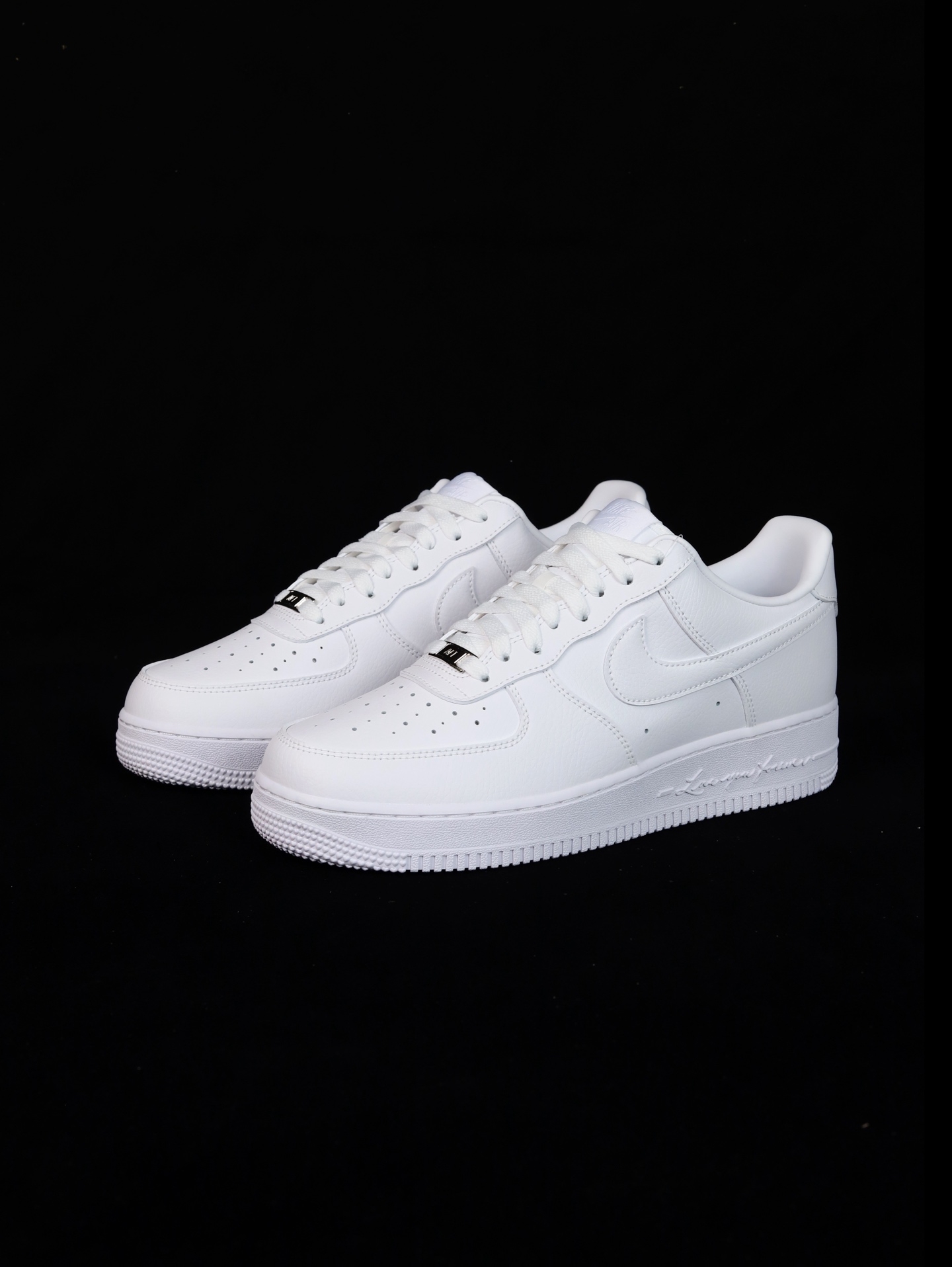 💰130
•新G5版本/纯原级/空军天花板/海内外标杆
2025款 Nike Air Force 1 空军低帮
鞋面采用澳洲进口牛皮 独家私模 最新25版大底模具 大底正确纹路咬花 正确25版倒置五星 原厂级电绣 鞋面电脑针车 皮料冲剪 采用最新进口玻璃刀
货号:CZ8065-100
尺码:35.5 36 36.5 37.5 38 38.5 39 40 40.5 41 42 42.5 43 44 44.5 45 45.5 46 47.5