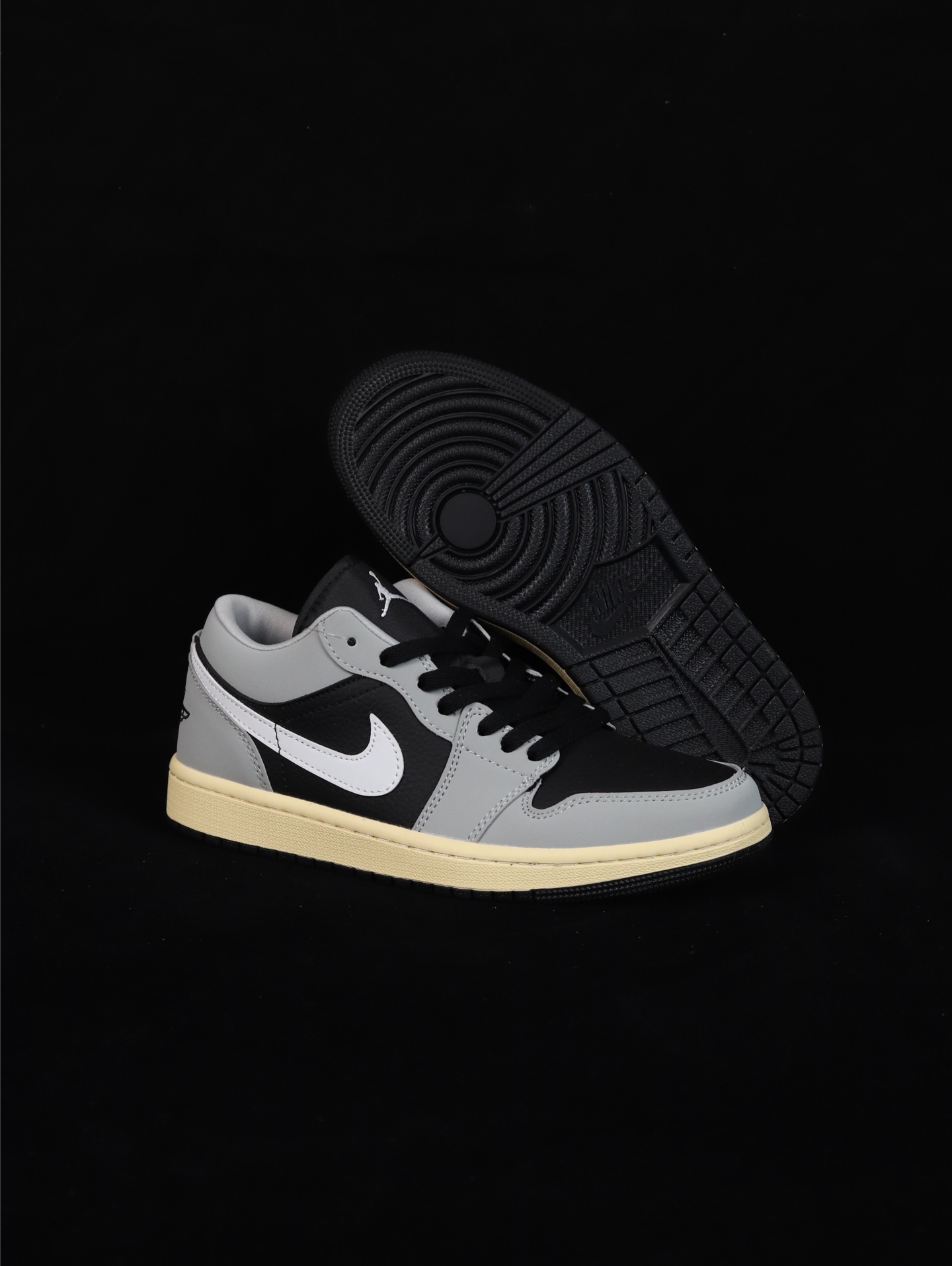 💰95
•S版·真头层性价比天花板·长期补货
Air Jordan 1 Low低帮原鞋购回重新打版开模 拒绝公底 购置公司同步原材料 都有细节还原95%全网最高版本 原汁原味 忠于原版 
货号：HQ2010-012
Size：36 36.5 37.5 38 38.5 39 40 40.5 41 42 42.5 43 44 44.5 45 46