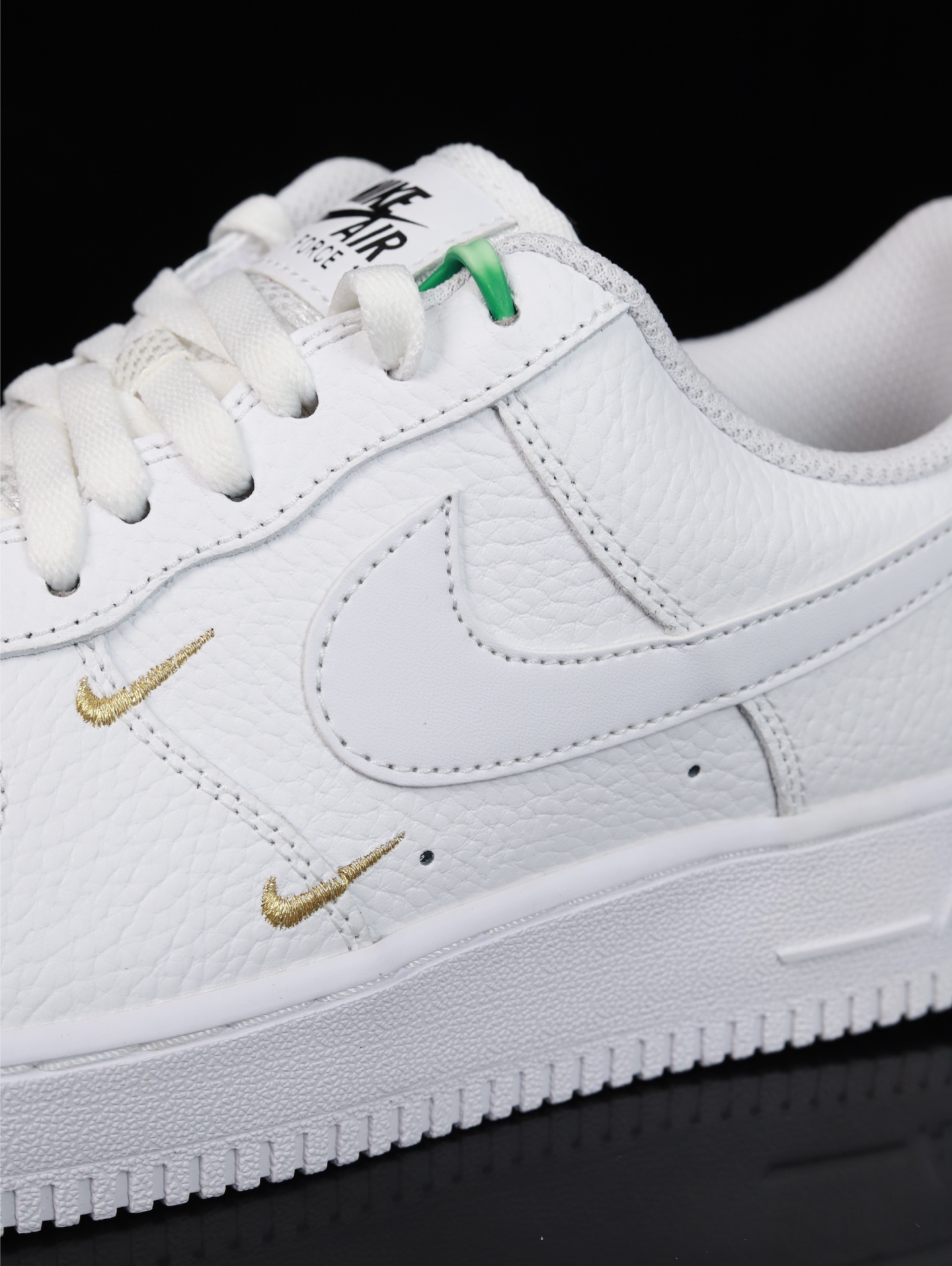 特价Nike Air Force 1 Low 原厂冲刀皮料切割干净 无任何毛边 清洁度细节完美 做工细节