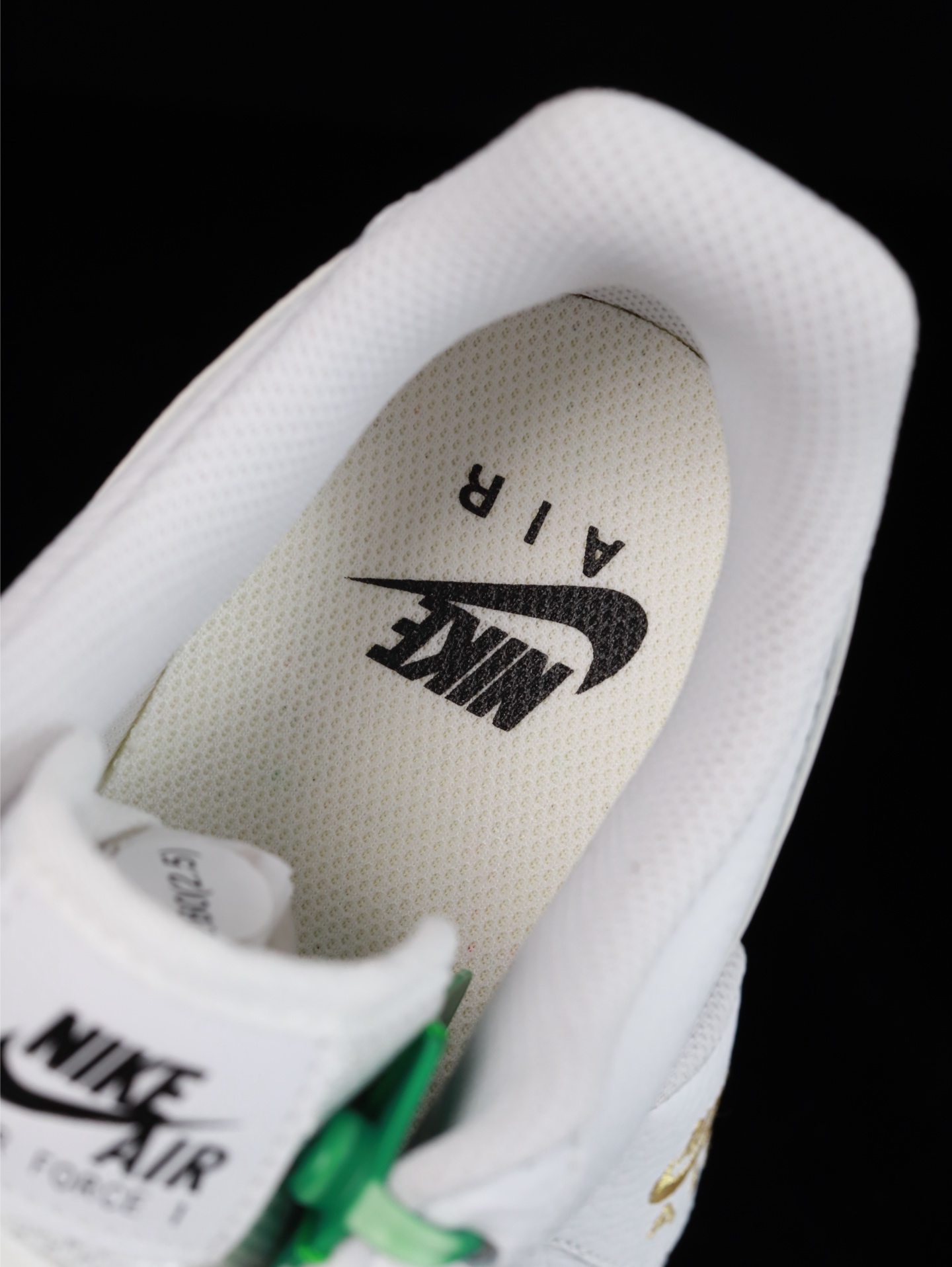 特价Nike Air Force 1 Low 原厂冲刀皮料切割干净 无任何毛边 清洁度细节完美 做工细节