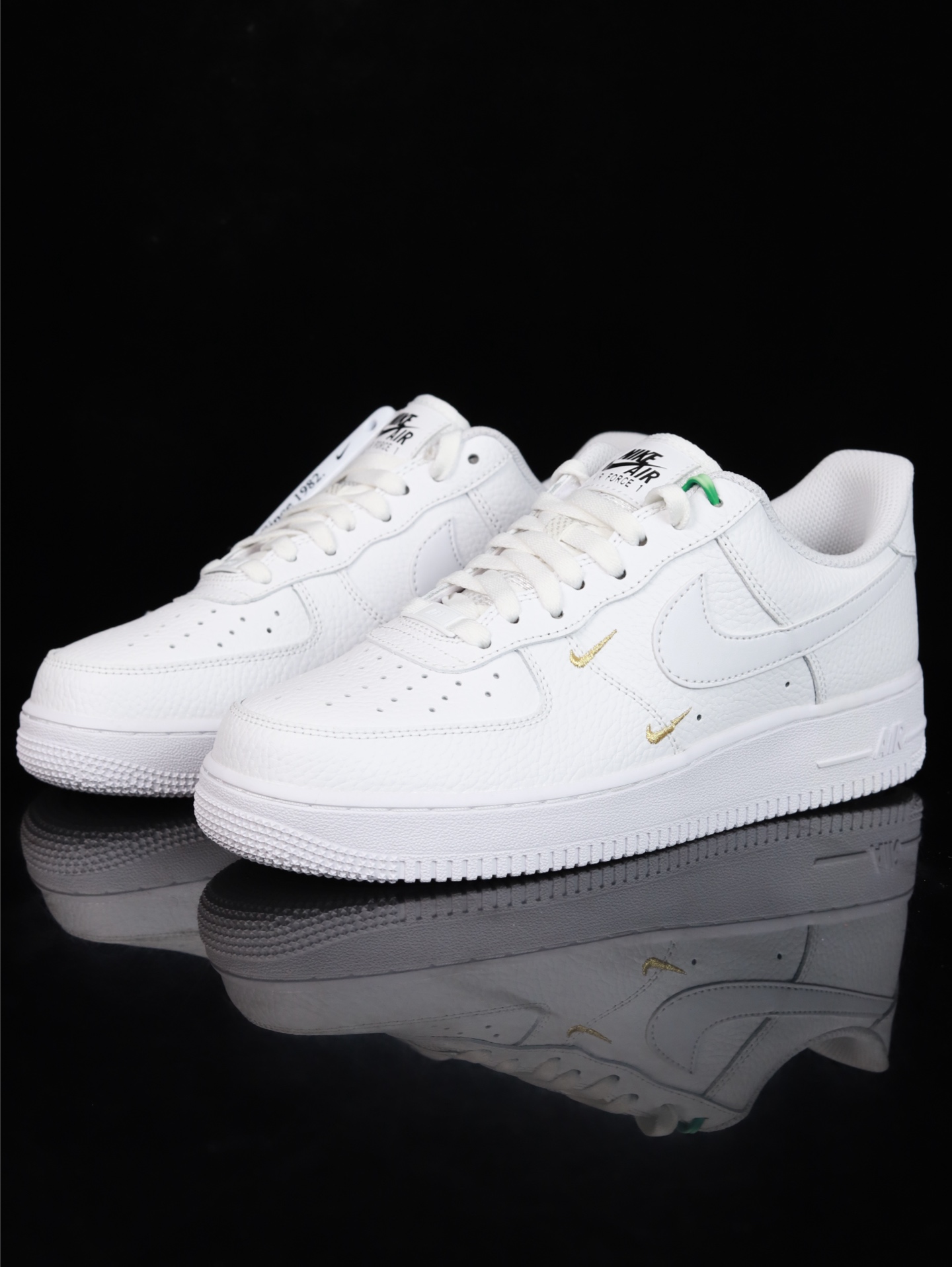 特价Nike Air Force 1 Low 原厂冲刀皮料切割干净 无任何毛边 清洁度细节完美 做工细节