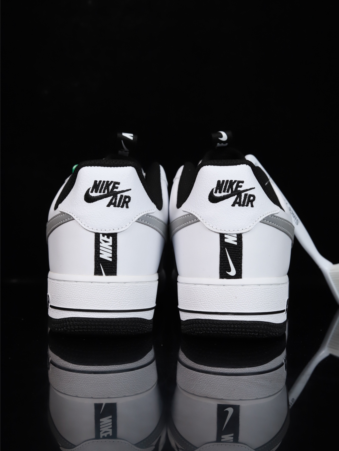 特价福利Nike Air Force 1 Low 原厂冲刀皮料切割干净 无任何毛边 清洁度细节完美 做工