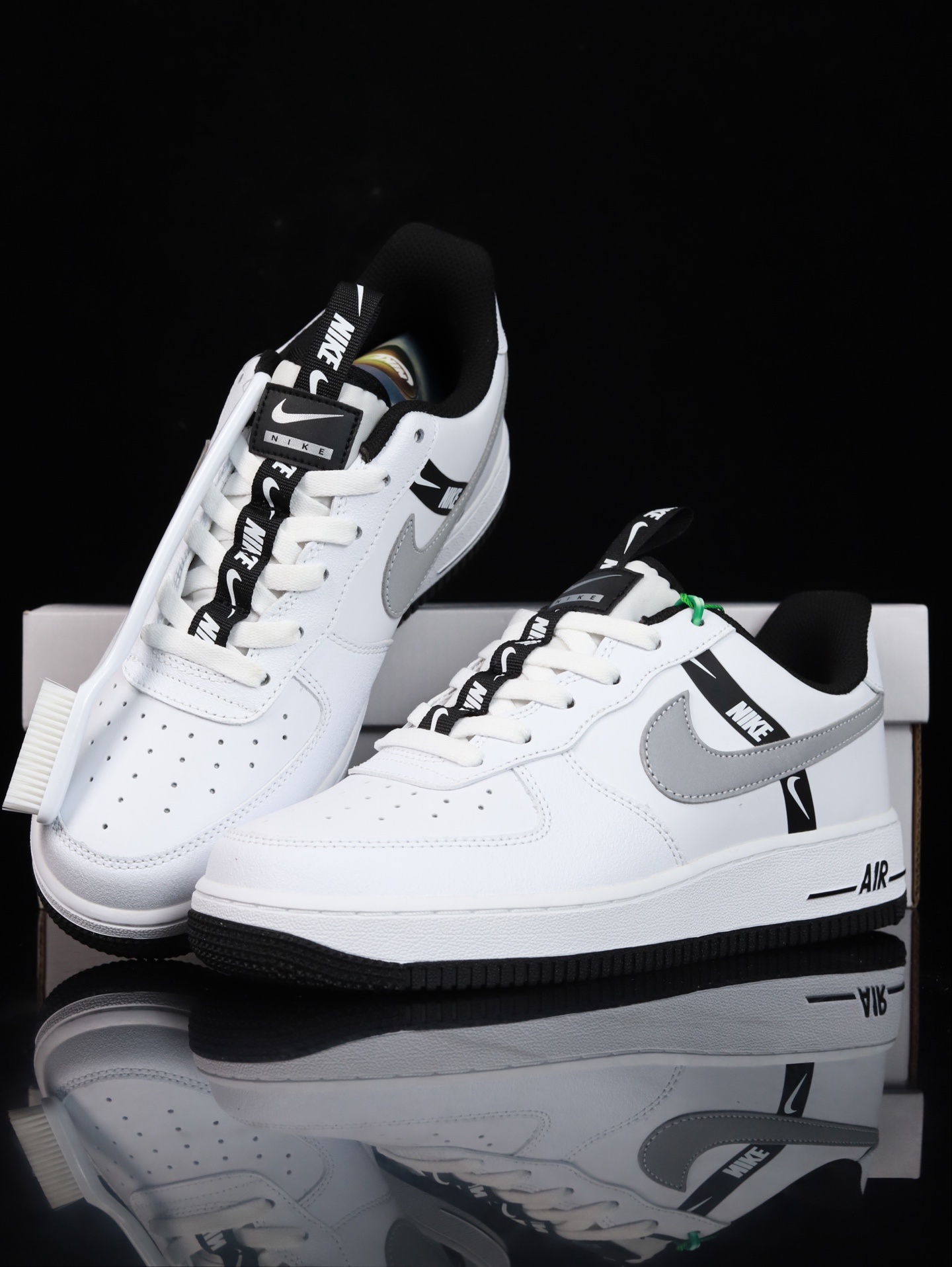 特价福利Nike Air Force 1 Low 原厂冲刀皮料切割干净 无任何毛边 清洁度细节完美 做工