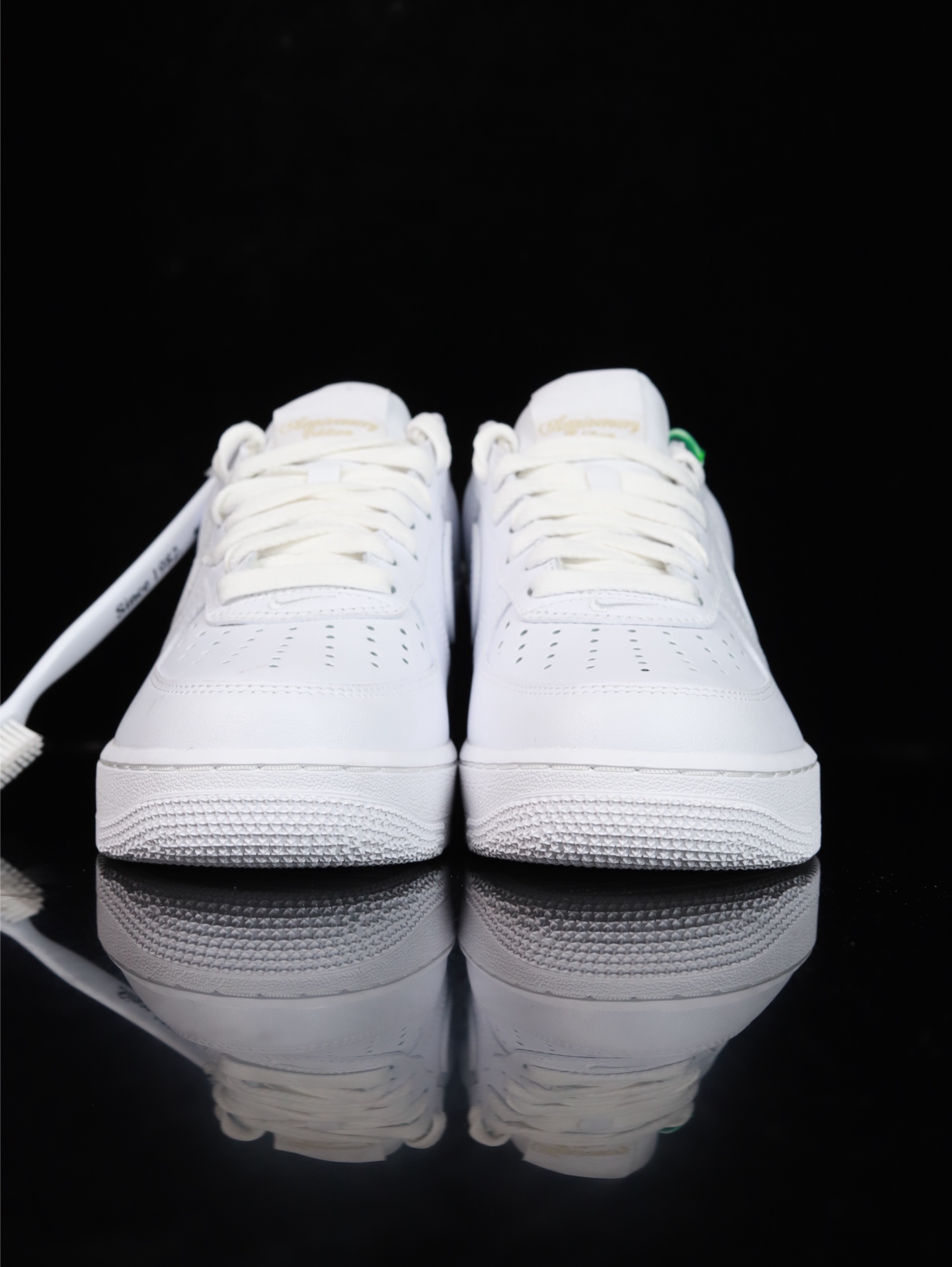 特价福利Nike Air Force 1 Low 原厂冲刀皮料切割干净 无任何毛边 清洁度细节完美 做工