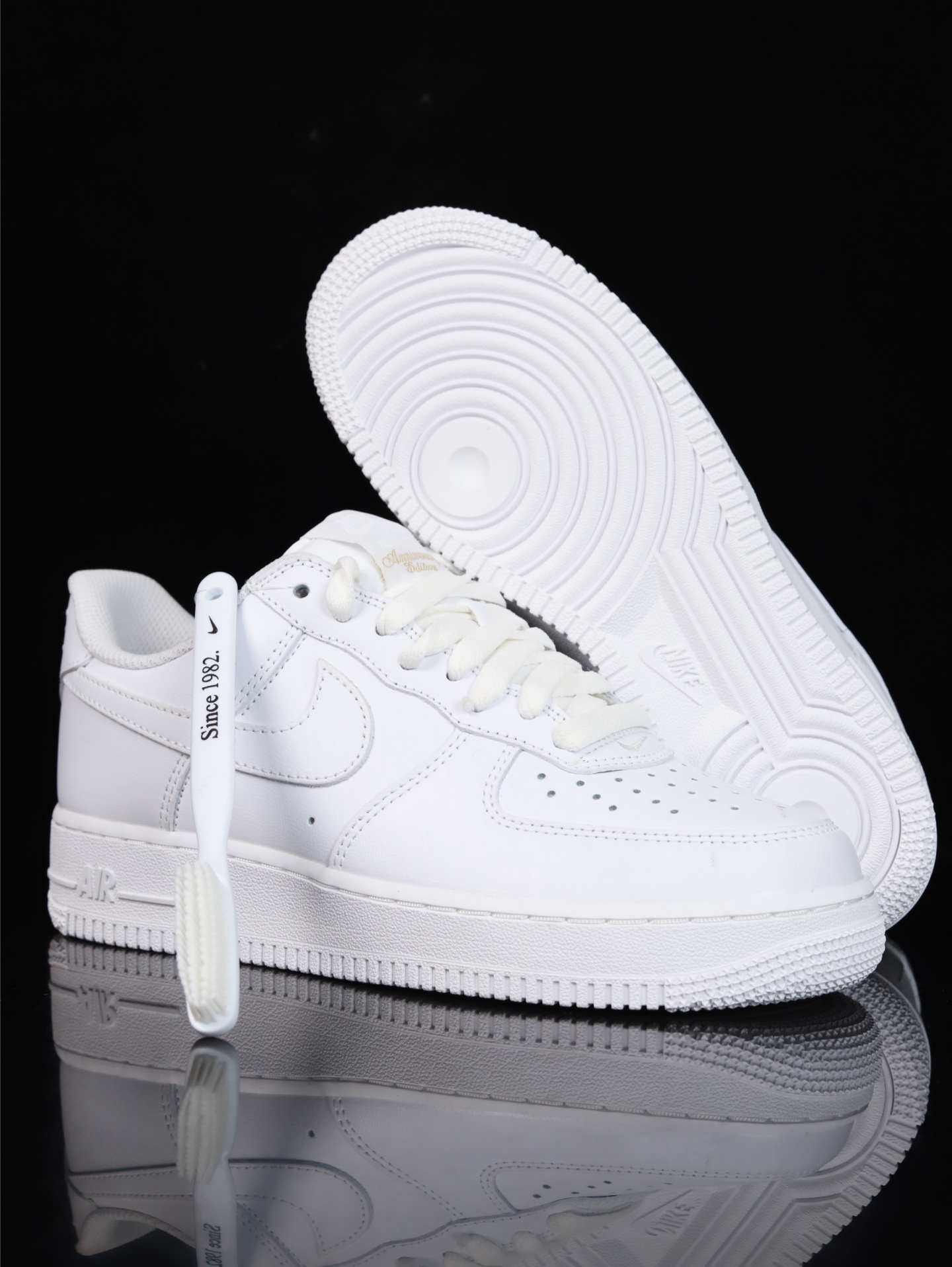 特价福利Nike Air Force 1 Low 原厂冲刀皮料切割干净 无任何毛边 清洁度细节完美 做工
