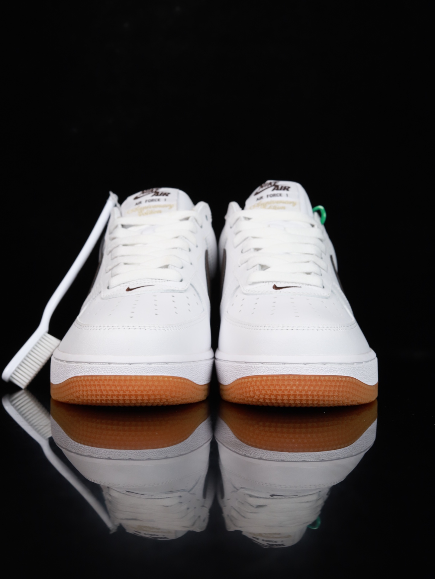 特价Nike Air Force 1 Low 原厂冲刀皮料切割干净 无任何毛边 清洁度细节完美 做工细节