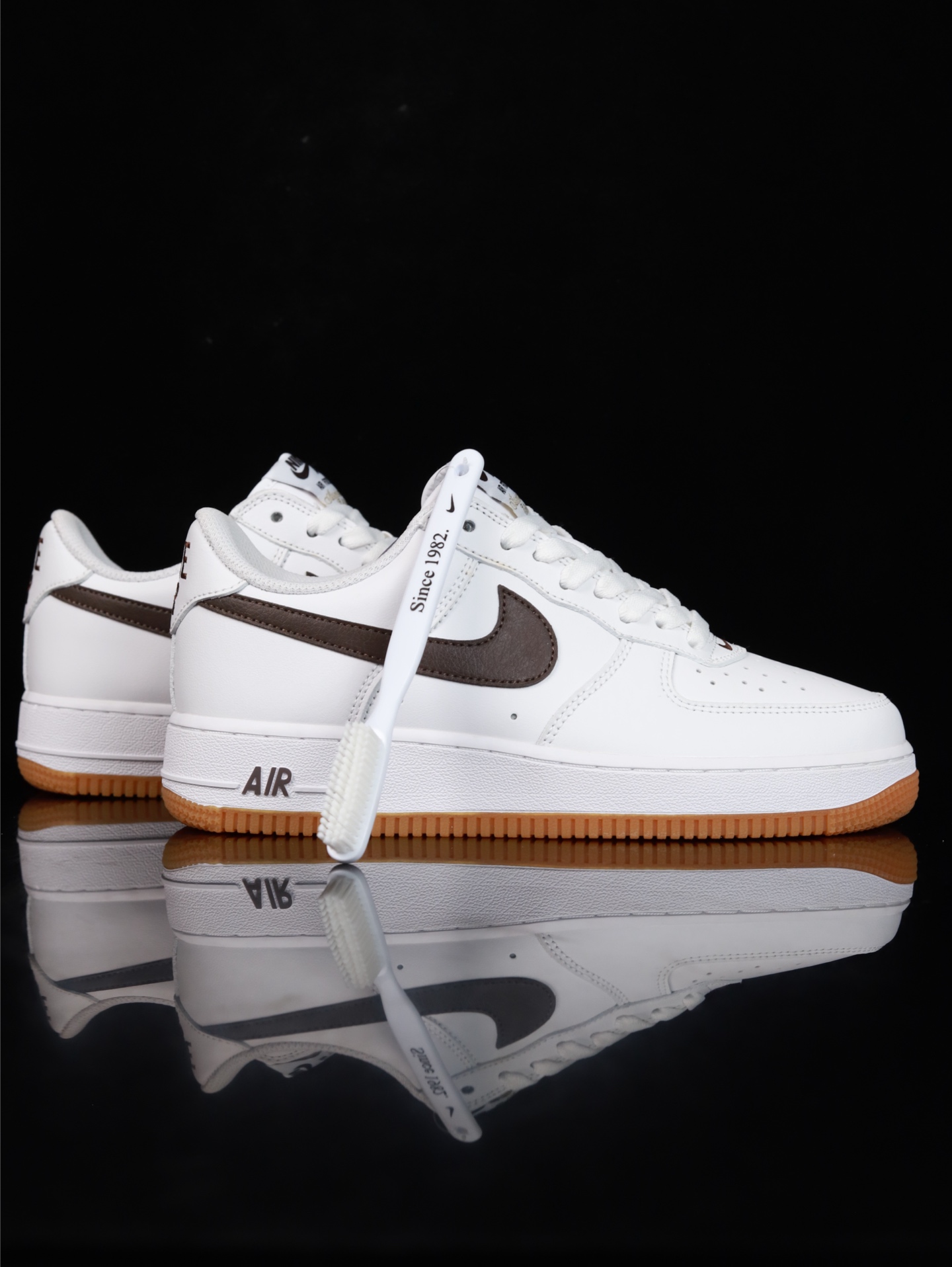特价Nike Air Force 1 Low 原厂冲刀皮料切割干净 无任何毛边 清洁度细节完美 做工细节