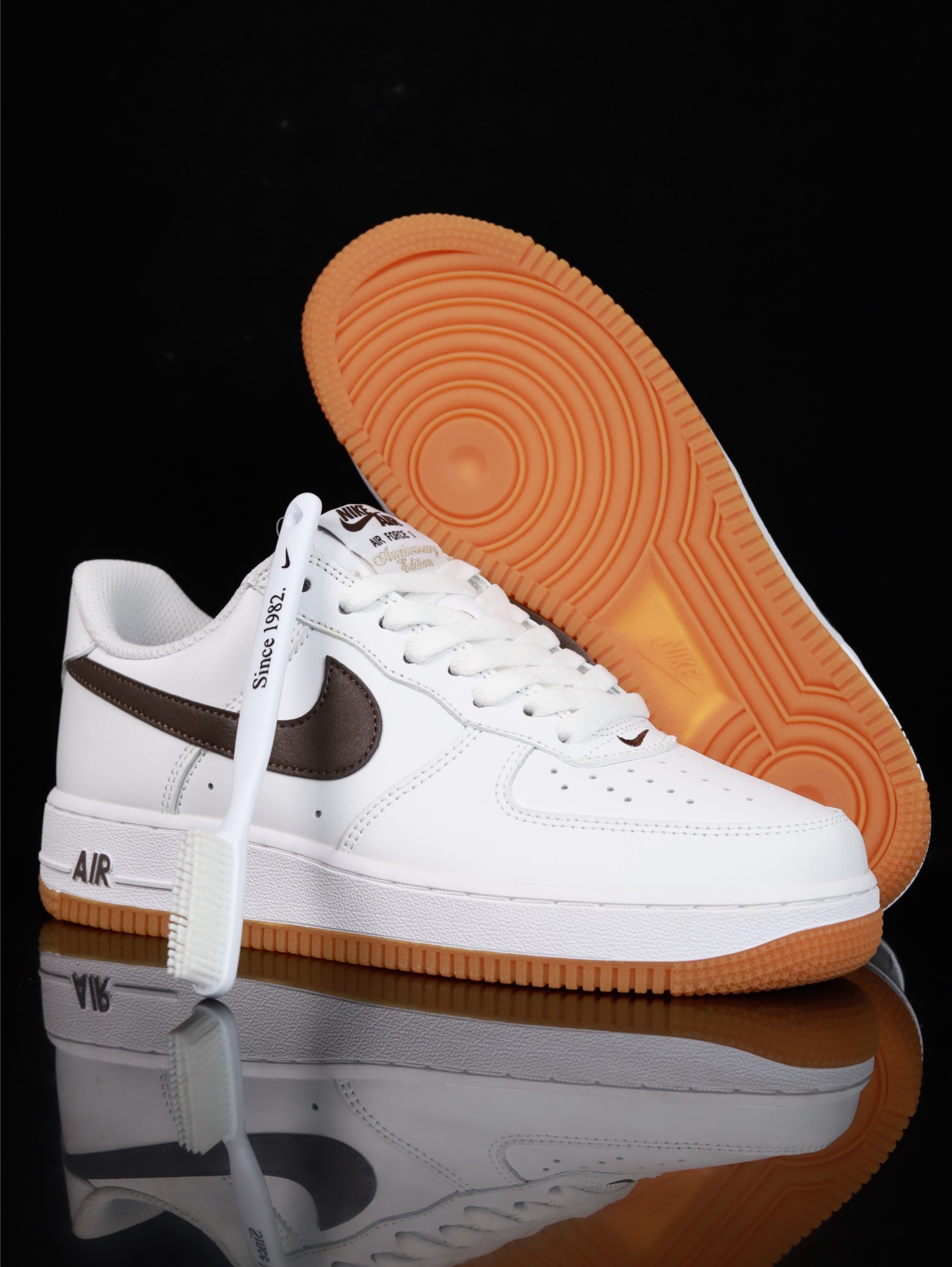 特价Nike Air Force 1 Low 原厂冲刀皮料切割干净 无任何毛边 清洁度细节完美 做工细节