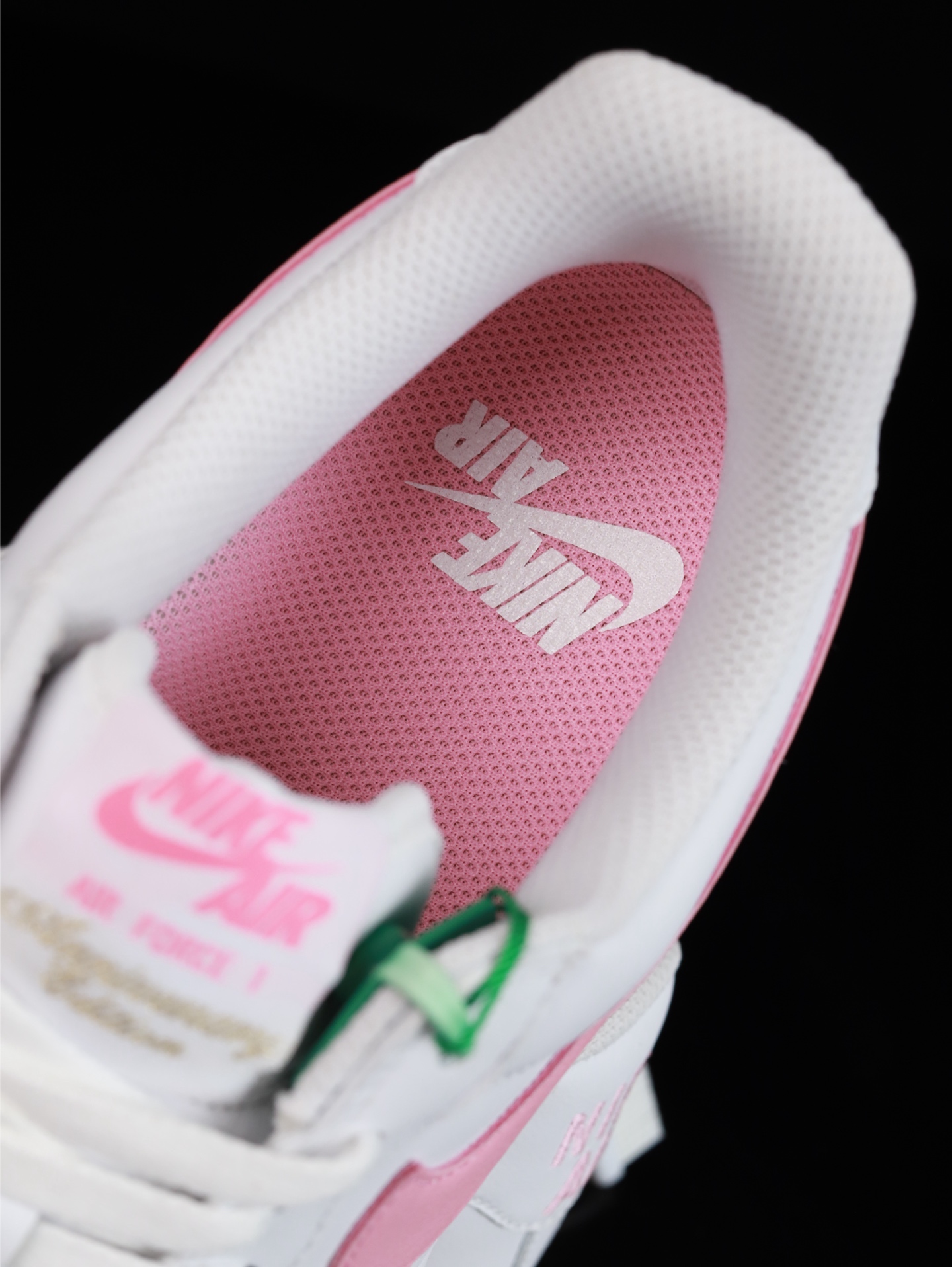 特价 Nike Air Force 1 Low 原厂冲刀皮料切割干净 无任何毛边 清洁度细节完美 做工细