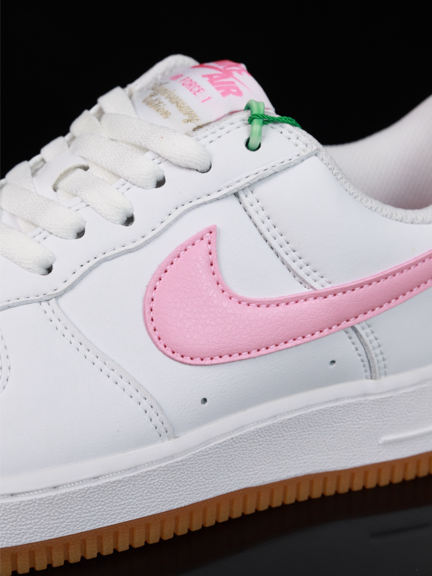 特价 Nike Air Force 1 Low 原厂冲刀皮料切割干净 无任何毛边 清洁度细节完美 做工细