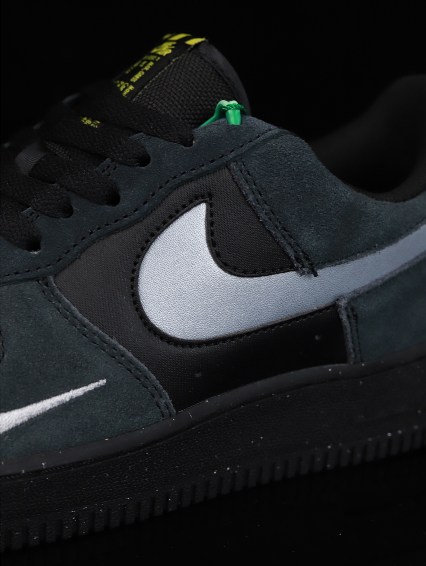 特价Nike Air Force 1 Low 原厂冲刀皮料切割干净 无任何毛边 清洁度细节完美 做工细节