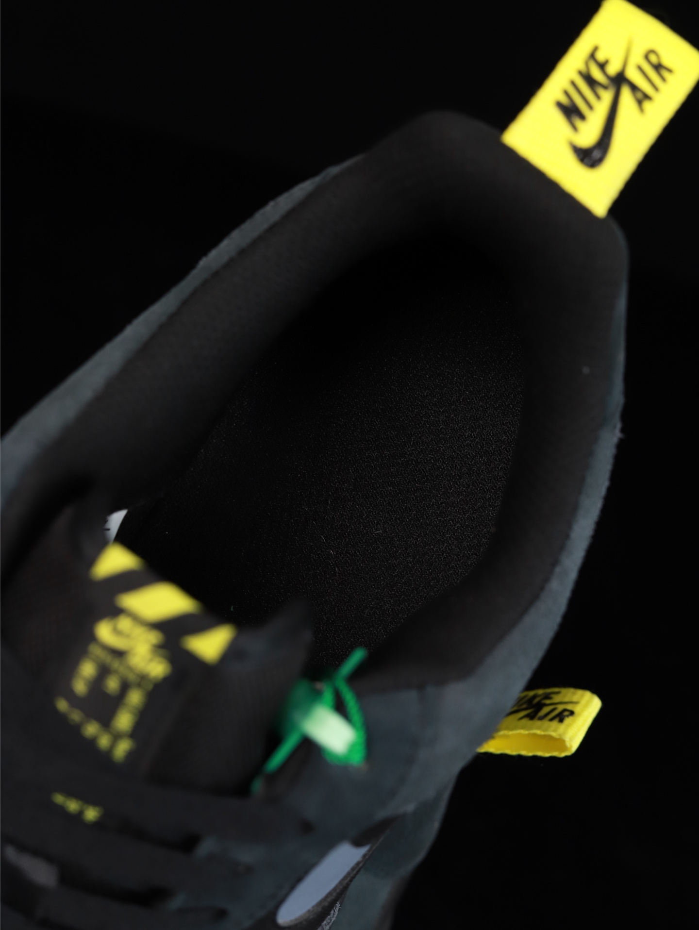 特价Nike Air Force 1 Low 原厂冲刀皮料切割干净 无任何毛边 清洁度细节完美 做工细节