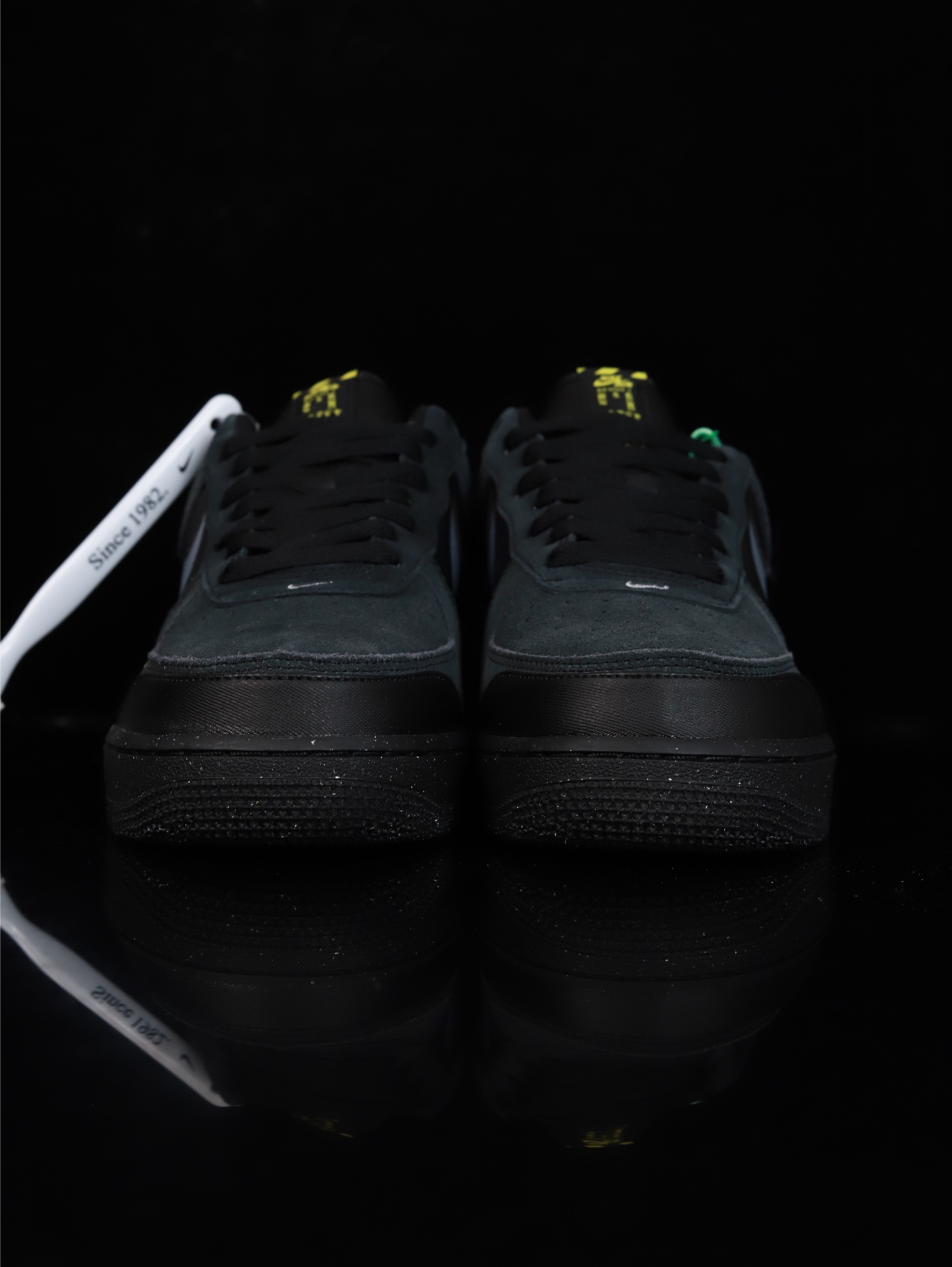 特价Nike Air Force 1 Low 原厂冲刀皮料切割干净 无任何毛边 清洁度细节完美 做工细节