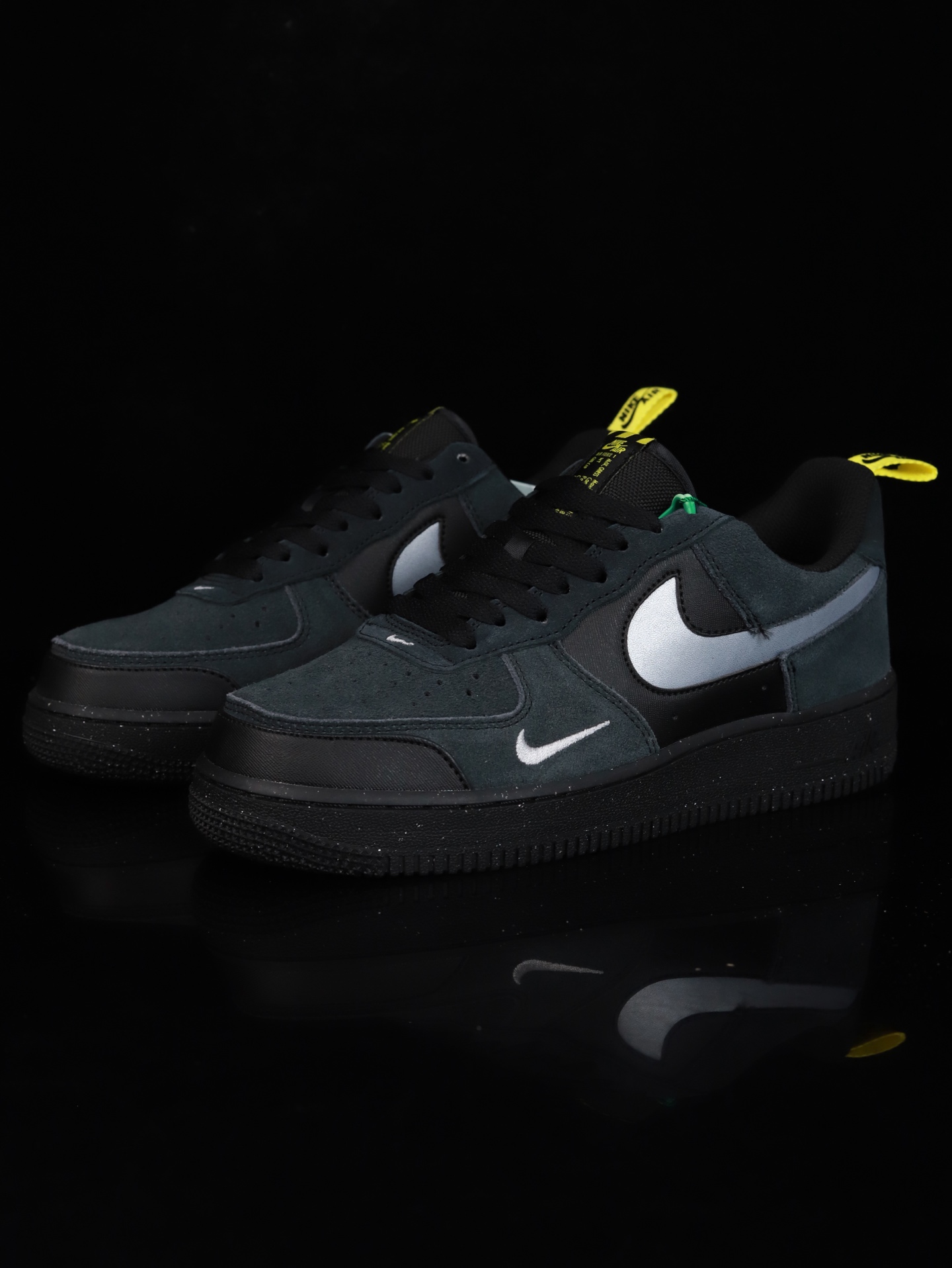 特价Nike Air Force 1 Low 原厂冲刀皮料切割干净 无任何毛边 清洁度细节完美 做工细节