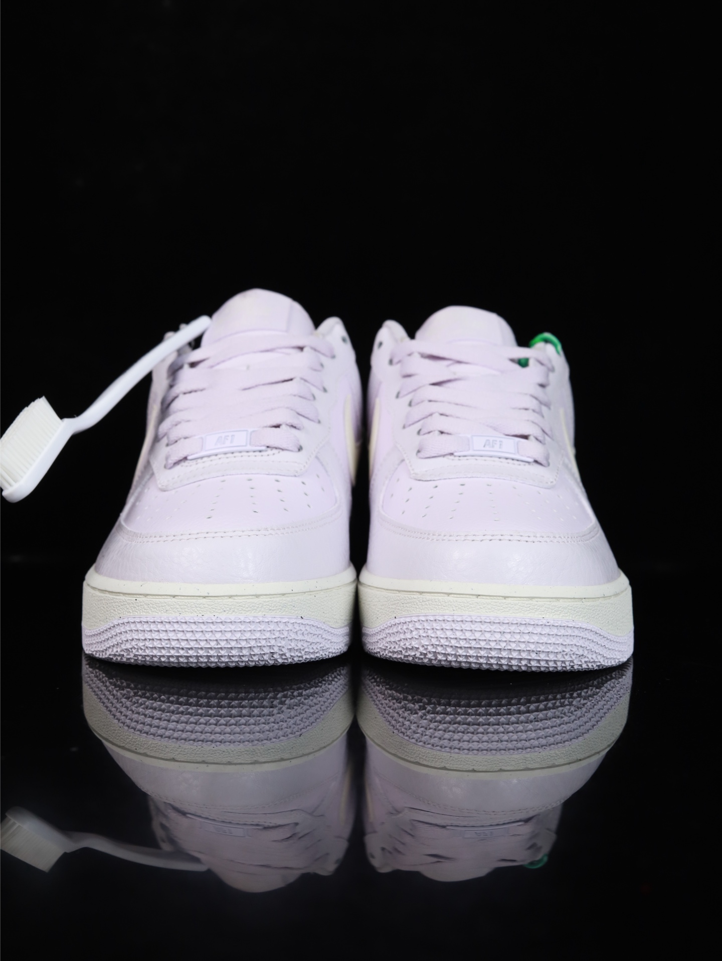 特价Nike Air Force 1 Low 原厂冲刀皮料切割干净 无任何毛边 清洁度细节完美 做工细节