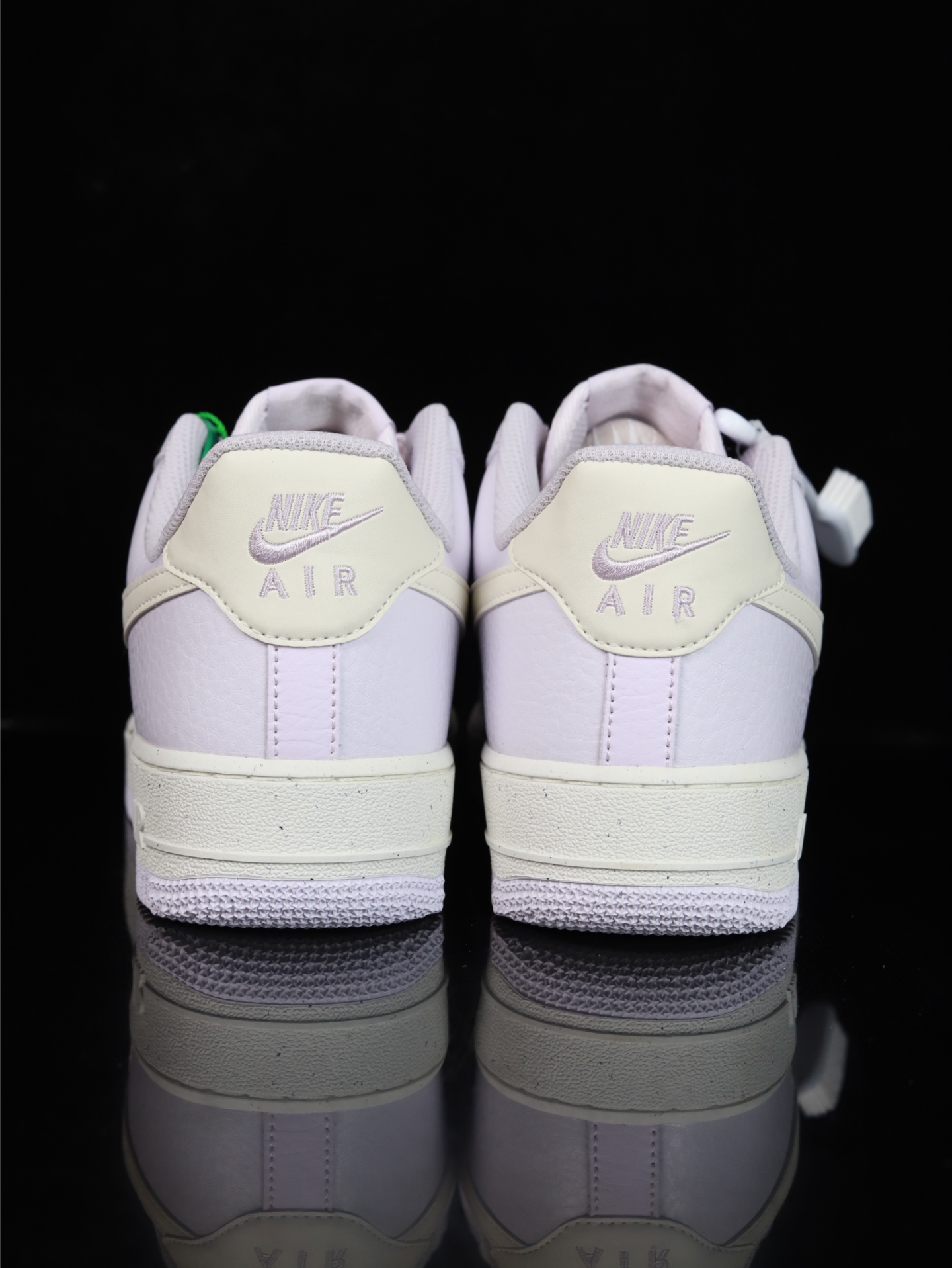 特价Nike Air Force 1 Low 原厂冲刀皮料切割干净 无任何毛边 清洁度细节完美 做工细节