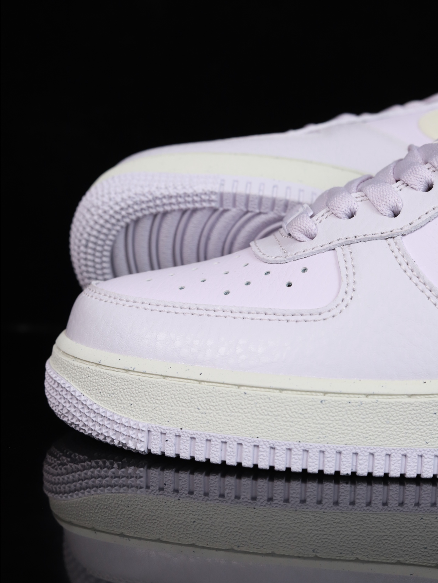 特价Nike Air Force 1 Low 原厂冲刀皮料切割干净 无任何毛边 清洁度细节完美 做工细节