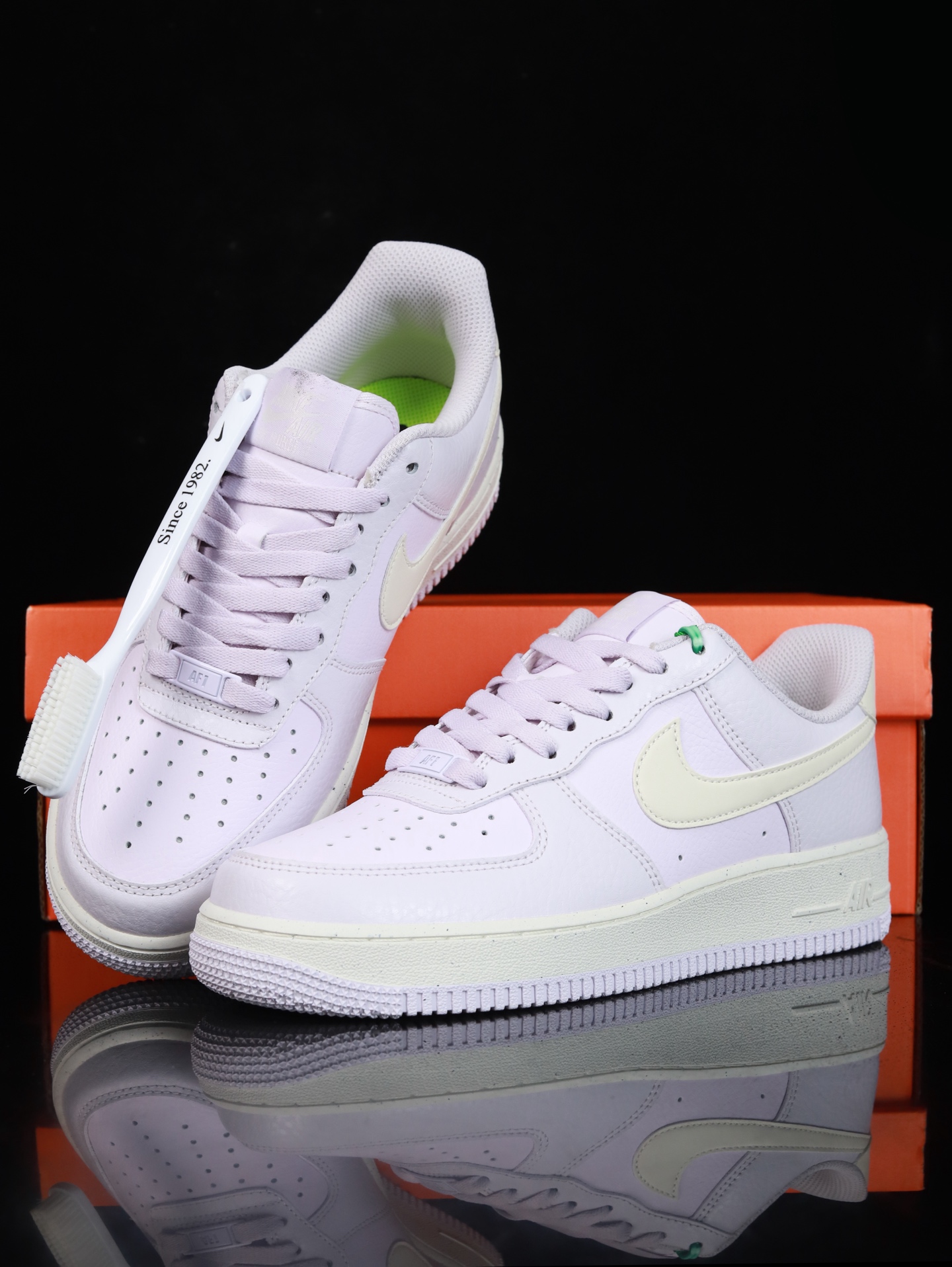 特价Nike Air Force 1 Low 原厂冲刀皮料切割干净 无任何毛边 清洁度细节完美 做工细节