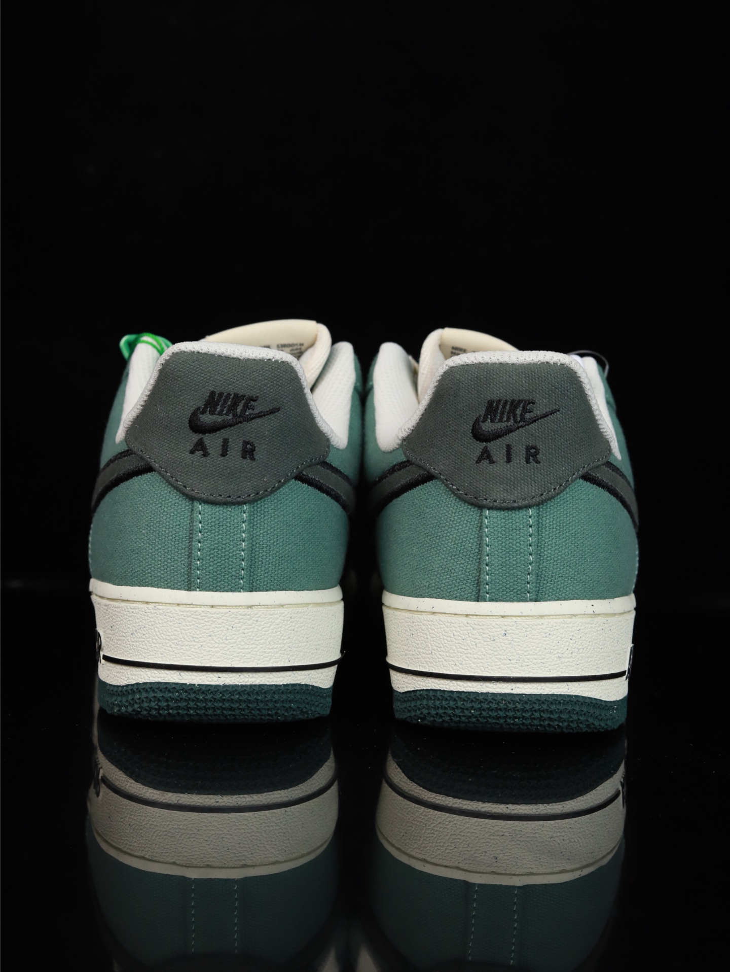 特价Nike Air Force 1 Low 原厂冲刀皮料切割干净 无任何毛边 清洁度细节完美 做工细节