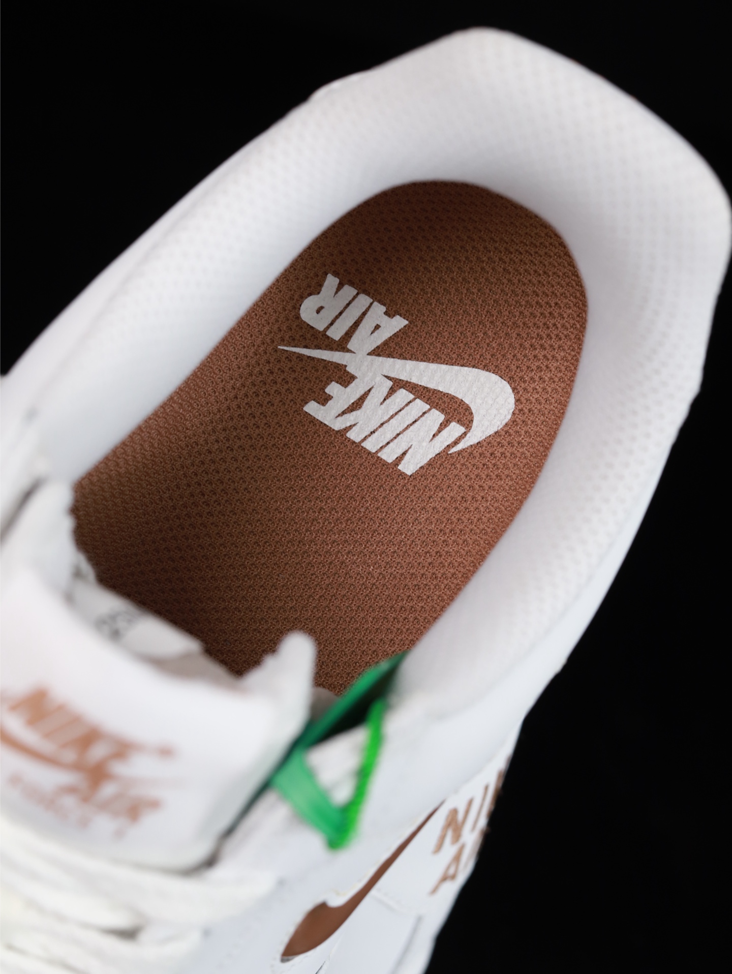 特价Nike Air Force 1 Low 原厂冲刀皮料切割干净 无任何毛边 清洁度细节完美 做工细节