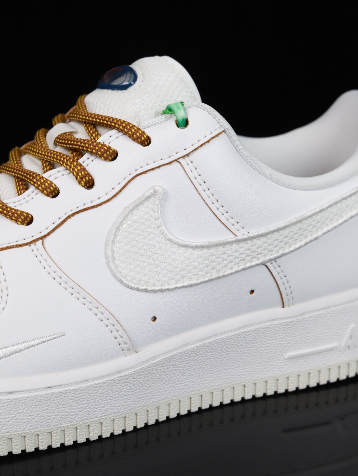 特价Nike Air Force 1 Low 原厂冲刀皮料切割干净 无任何毛边 清洁度细节完美 做工细节