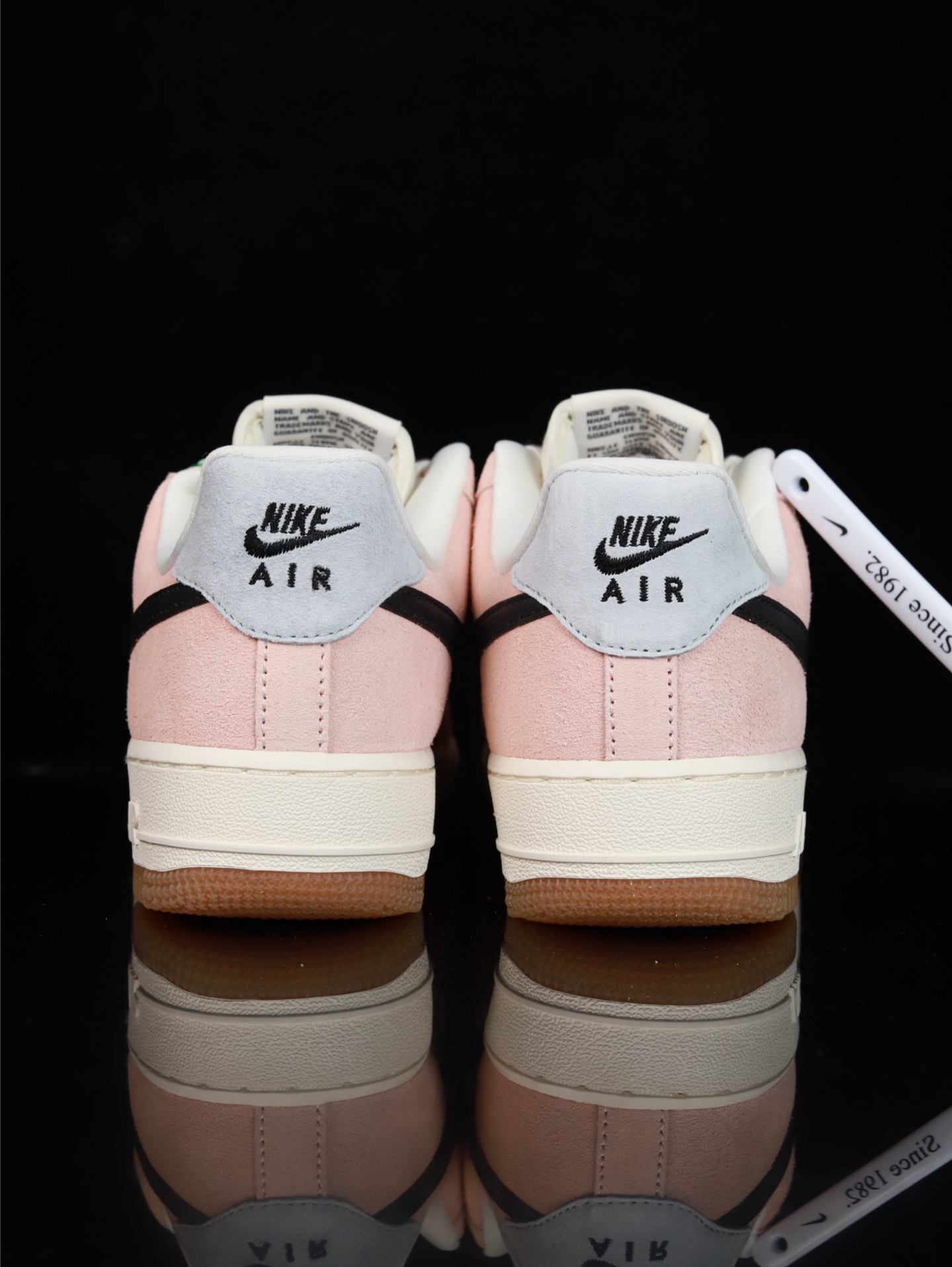 特价Nike Air Force 1 Low 原厂冲刀皮料切割干净 无任何毛边 清洁度细节完美 做工细节