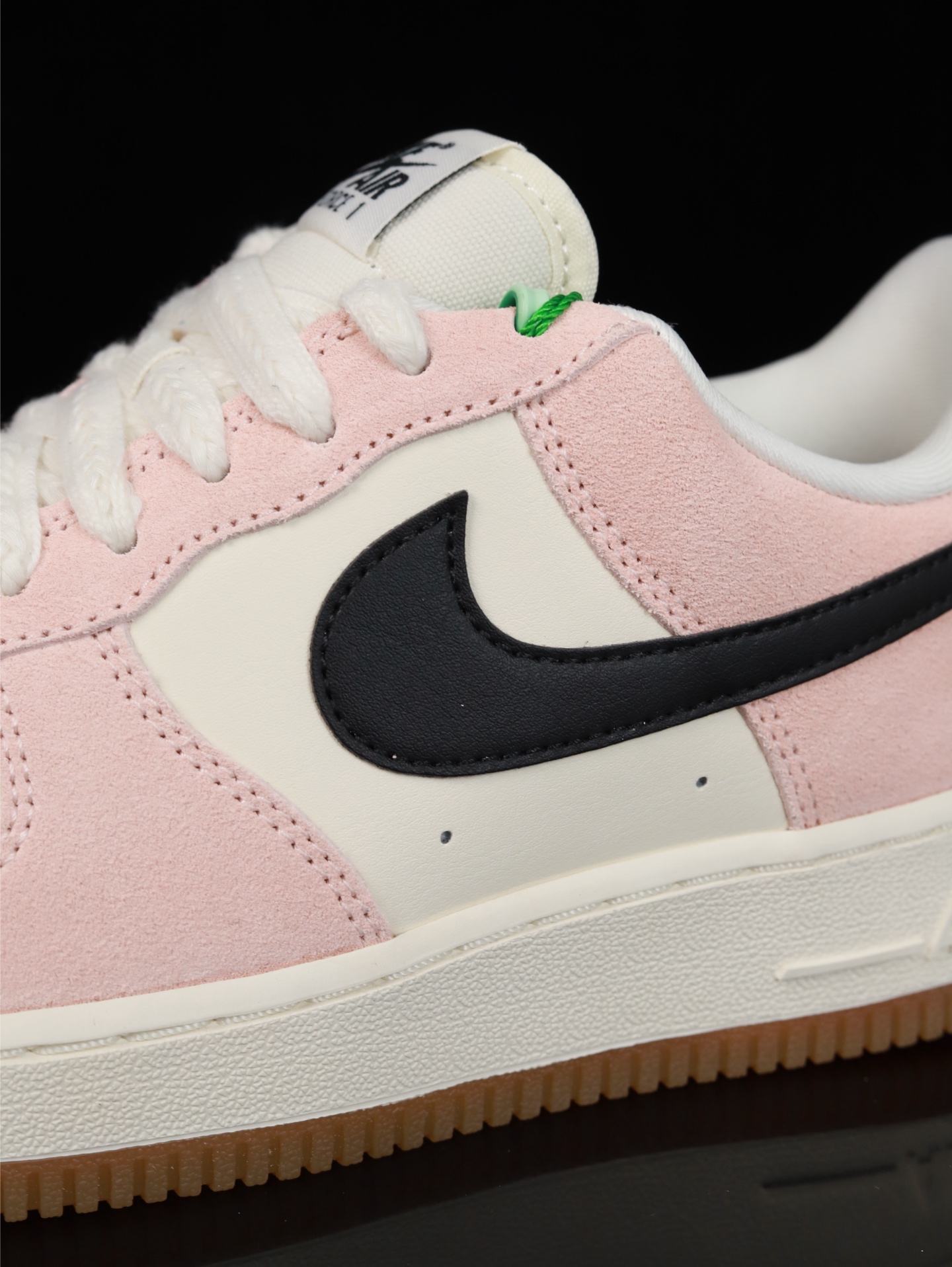 特价Nike Air Force 1 Low 原厂冲刀皮料切割干净 无任何毛边 清洁度细节完美 做工细节