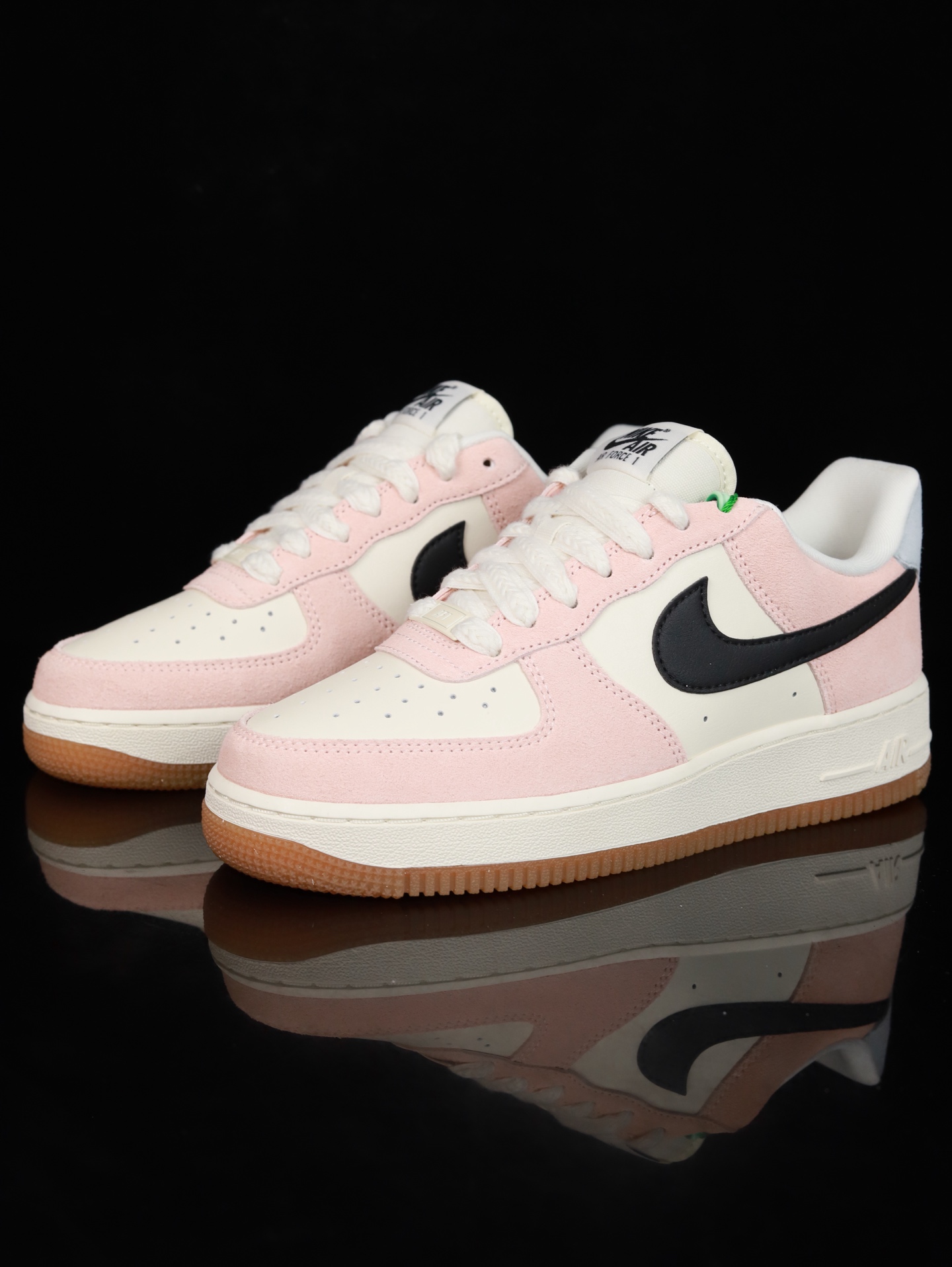 特价Nike Air Force 1 Low 原厂冲刀皮料切割干净 无任何毛边 清洁度细节完美 做工细节