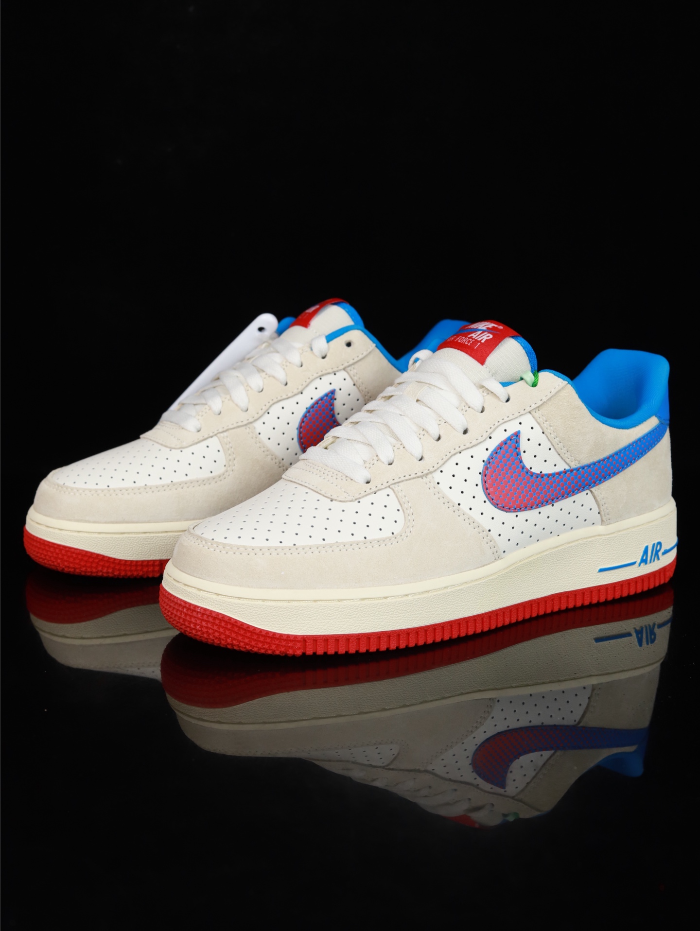 特价Nike Air Force 1 Low 原厂冲刀皮料切割干净 无任何毛边 清洁度细节完美 做工细节