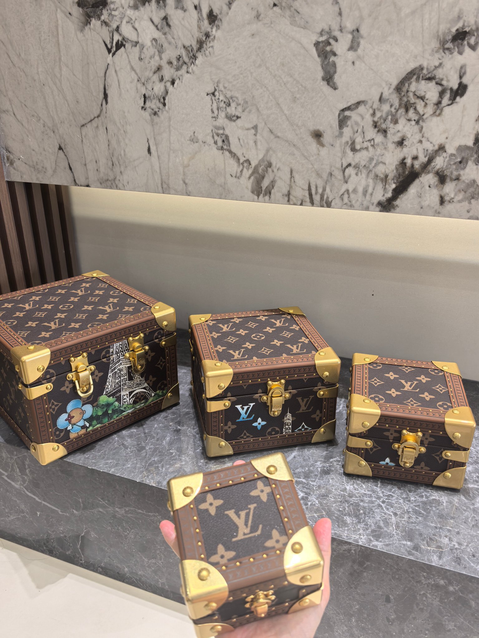 NO:336416,Covered dolls, essentials for exquisite girls, large 21*15*21cm, medium 11.5*17*17cm, small 13.5*9*13.5cm, mini 9*9*6,19860909套娃,精致女孩必备品  大21*15*21cm 中11.5*17*17cm  小13.5*9*13.5cm 迷你9*9*6,,luggage