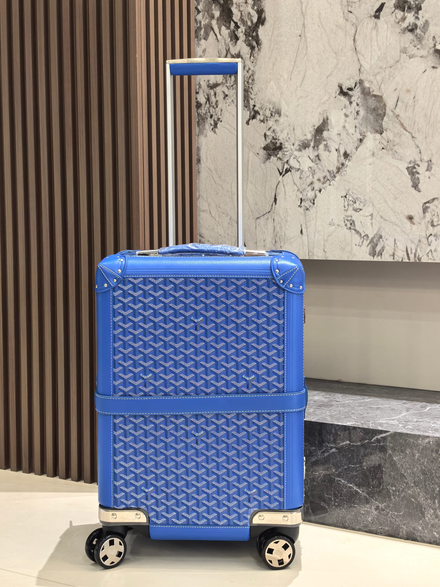 Goyard 20-Inch Handmade Cabin Luggage, Luxury Travel Suitcase for Stylish Getaways