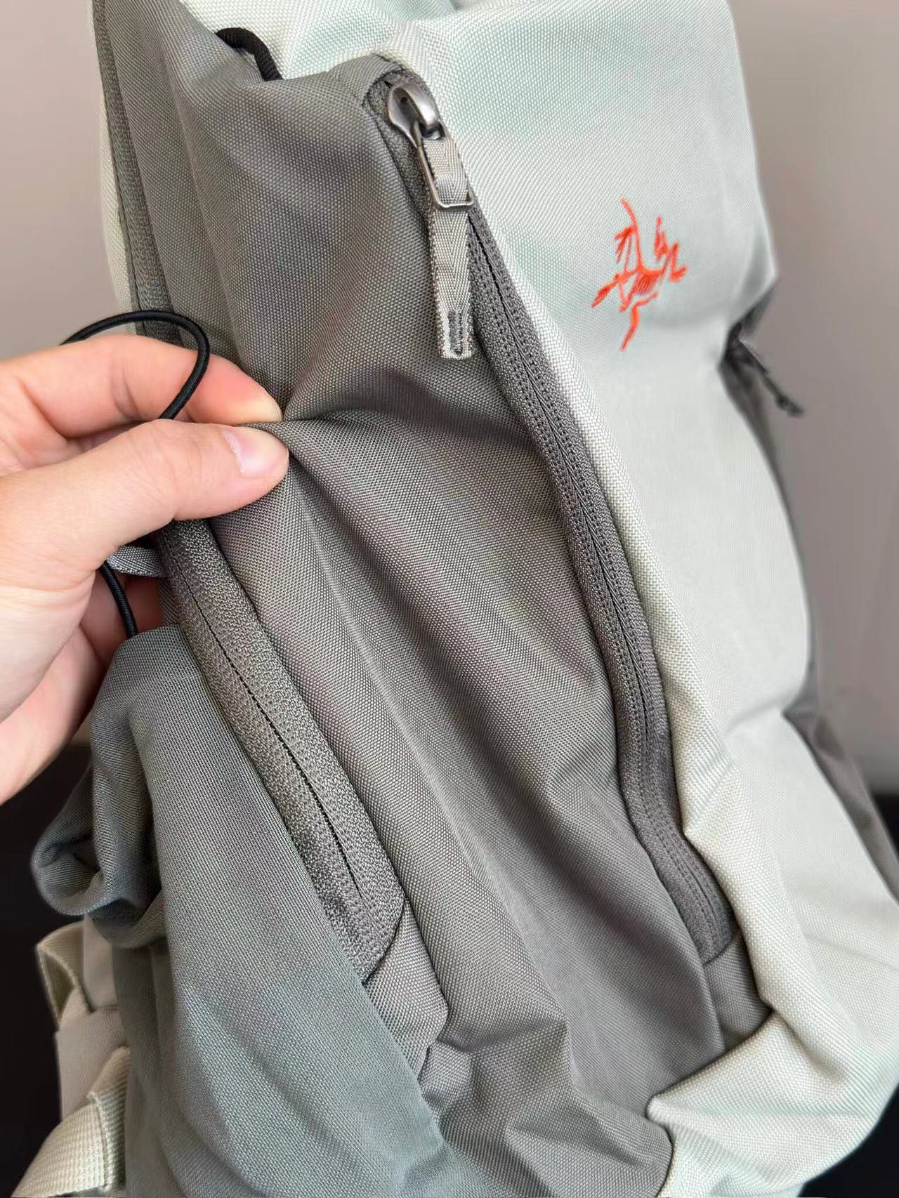 - 100% ripstop nylon construction: breathable, abrasion-resistant, and w - Comprehensive 3