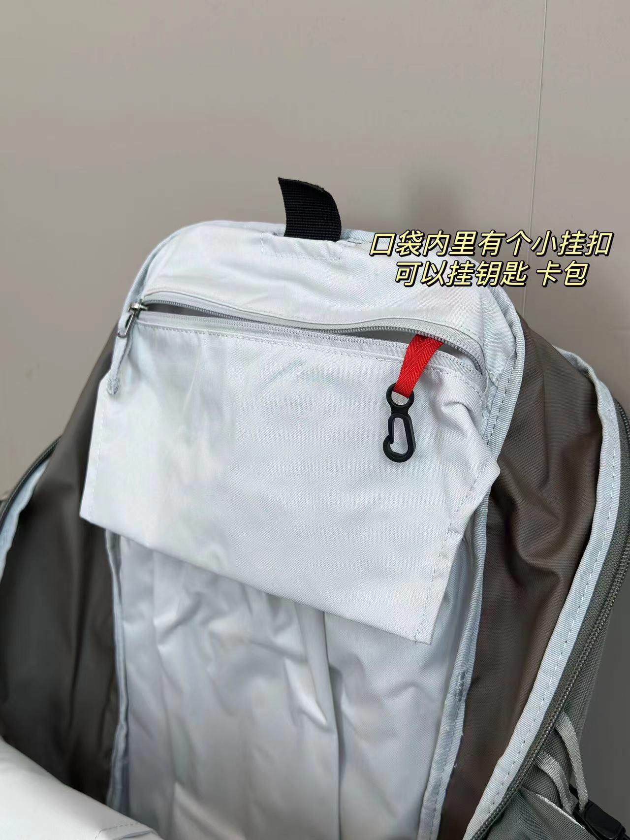 Designed with functional versatility in mind, this outdoor-inspired bag - Bag 4