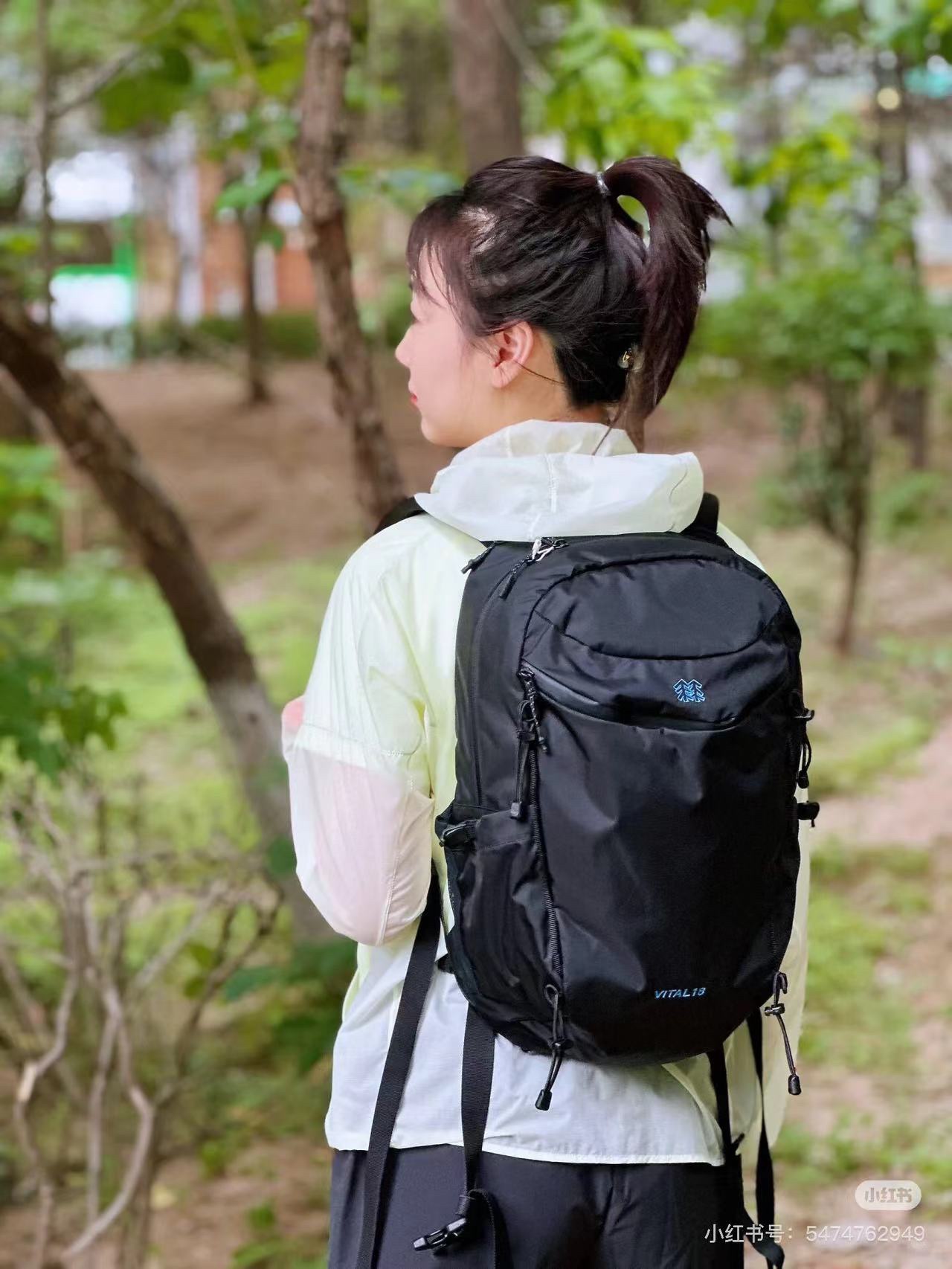 The Kolon backpack, designed to accompany every journey and capture - Comprehensive 3