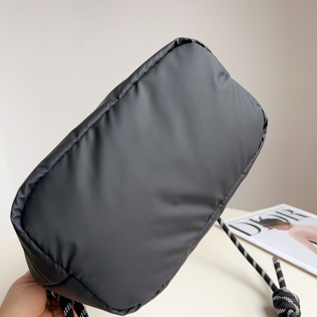 blackThe winter pack in the mountains has also arrivedThe shoulder strap - Comprehensive 4