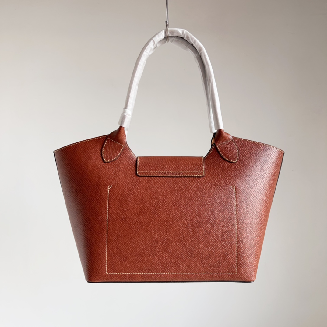 Bally Luxury Designer Handbag Shoulder Crossbody Bag crafted in premium 6