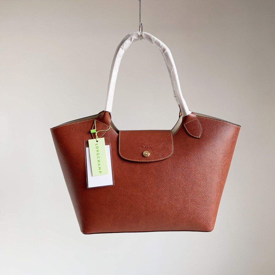 Bally Luxury Designer Handbag Shoulder Crossbody Bag crafted in premium 5