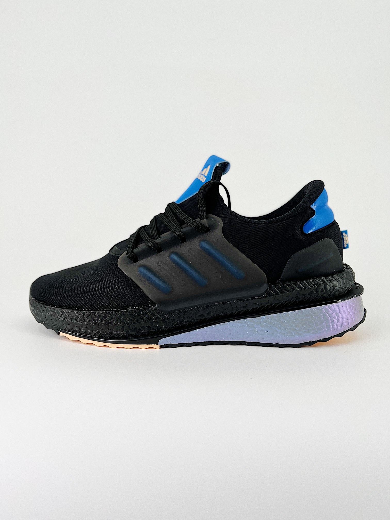 AdidasX_PLRBOOST全新跑鞋爆米花针织鞋面休闲运动慢跑鞋依旧采用了针织鞋面的设计但是鞋面的设