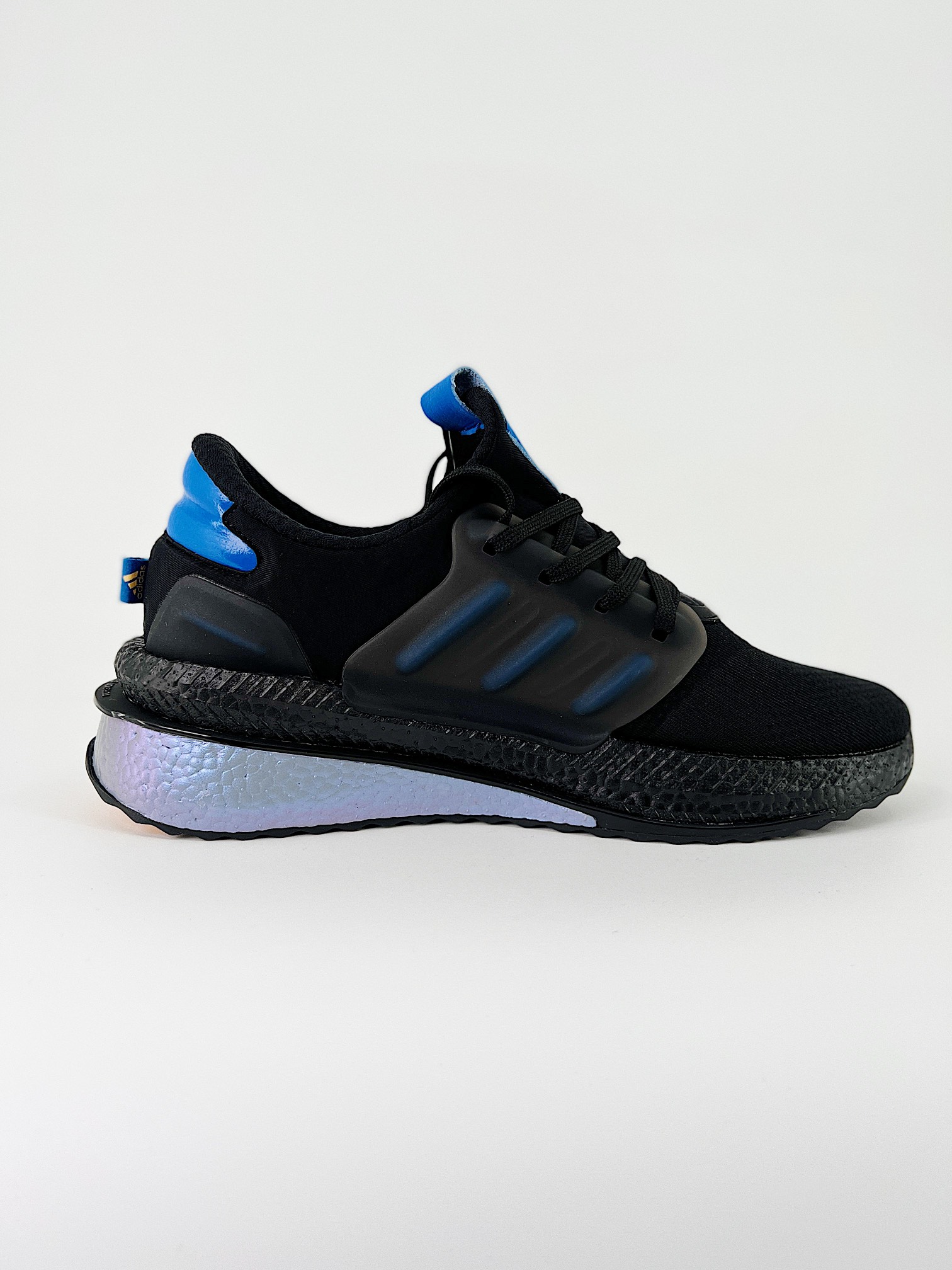 AdidasX_PLRBOOST全新跑鞋爆米花针织鞋面休闲运动慢跑鞋依旧采用了针织鞋面的设计但是鞋面的设