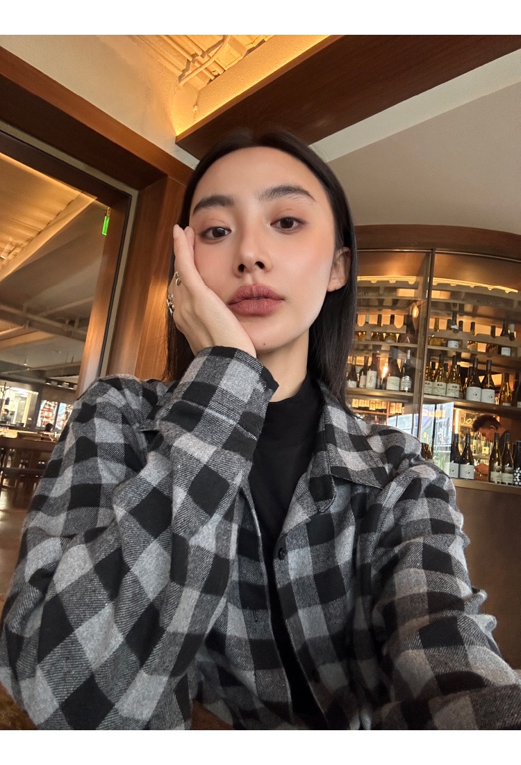Urban Fashion: High-Quality Female Suit with Unique Design and Comfortable Fabric - 图片 9