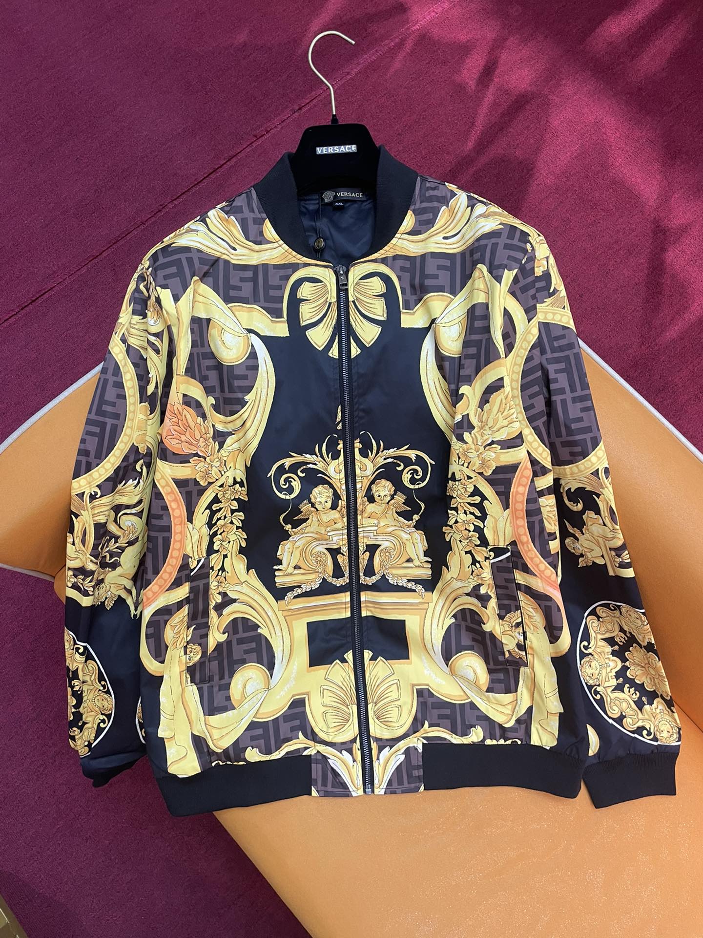 VERSACE/范思哲 edición conjunta con Fendi, 2024 nueva chaqueta de otoño/invierno, desarrollo original con acceso…