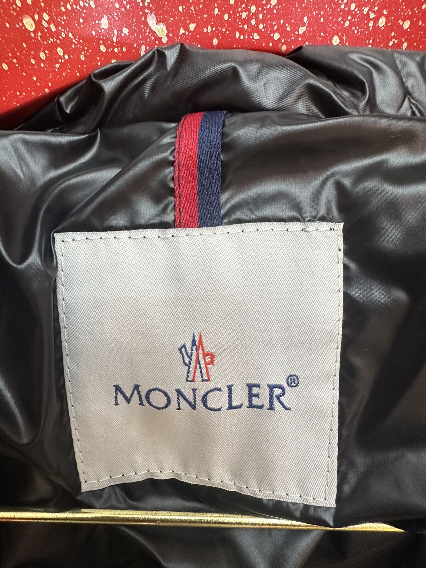 MONCLER/蒙口2024新款亮面羽绒服连帽外套原版开发全套五金辅料配件采用进口国产90白鹅绒超高充绒