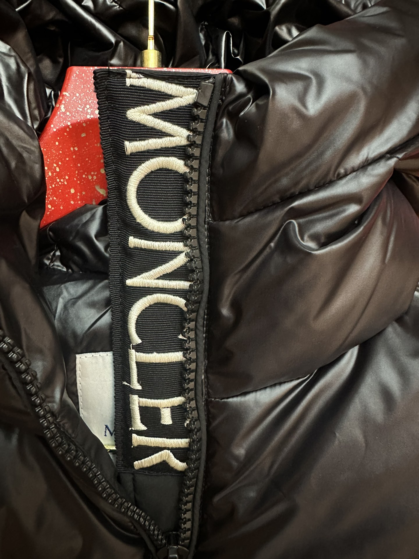 MONCLER/蒙口2024新款亮面羽绒服连帽外套原版开发全套五金辅料配件采用进口国产90白鹅绒超高充绒