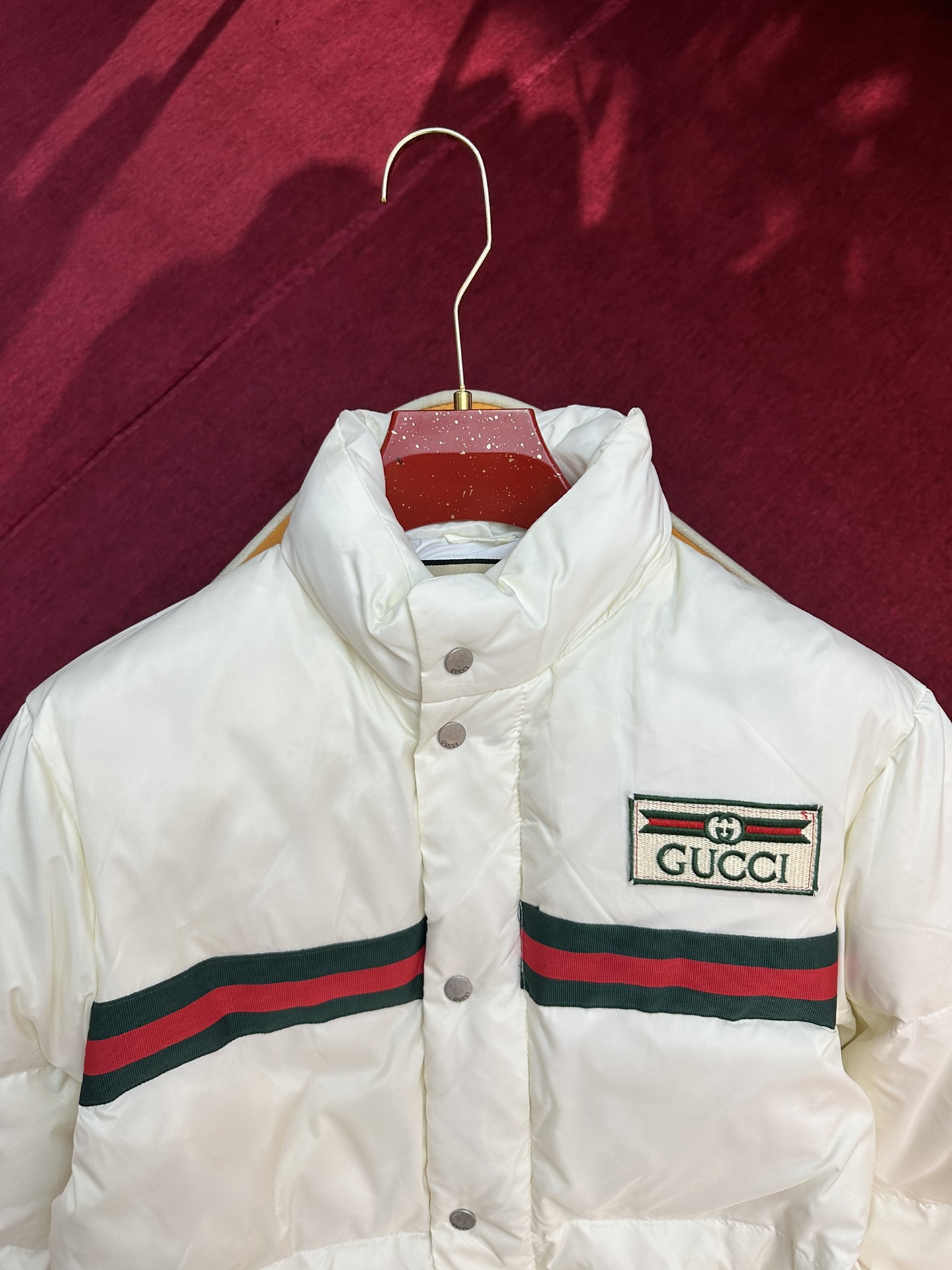 Gucci2024新款羽绒服连帽外套原版开发全套五金辅料配件采用进口国产90白鹅绒超高充绒量廓形设计高级