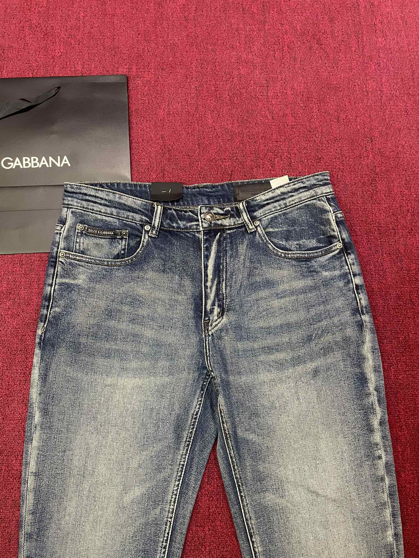 DOLCE & GABBANA 2024 New Jeans Perfect Blue Wash Slim Straight Leg Denim 4 i1728717395 1339 8