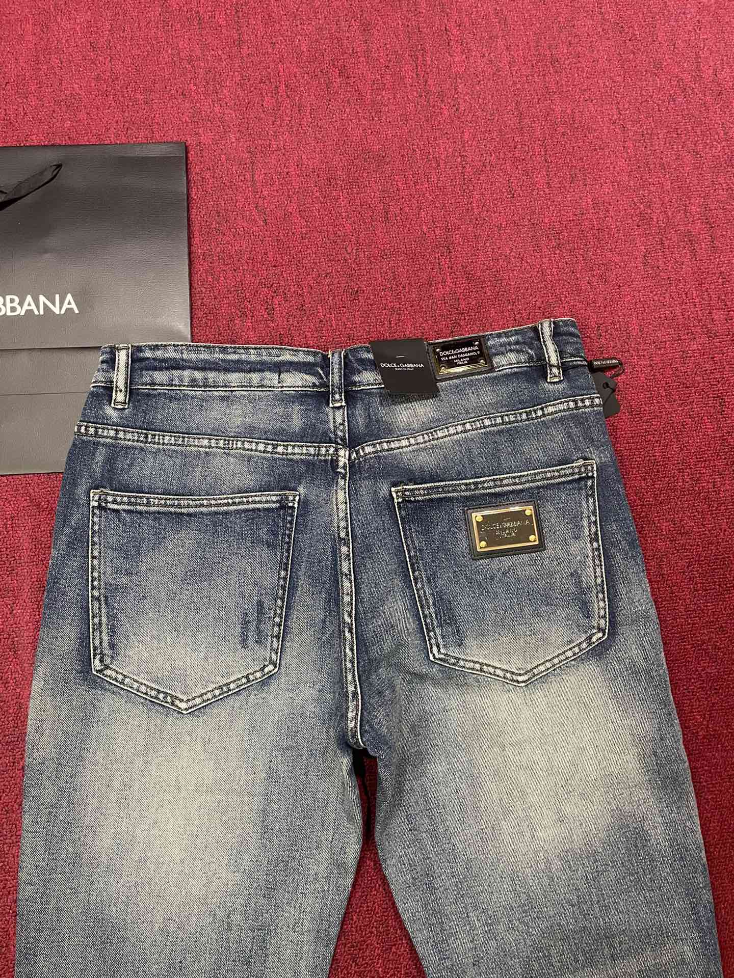 DOLCE & GABBANA 2024 New Jeans Perfect Blue Wash Slim Straight Leg Denim 8 i1728717395 4952 4