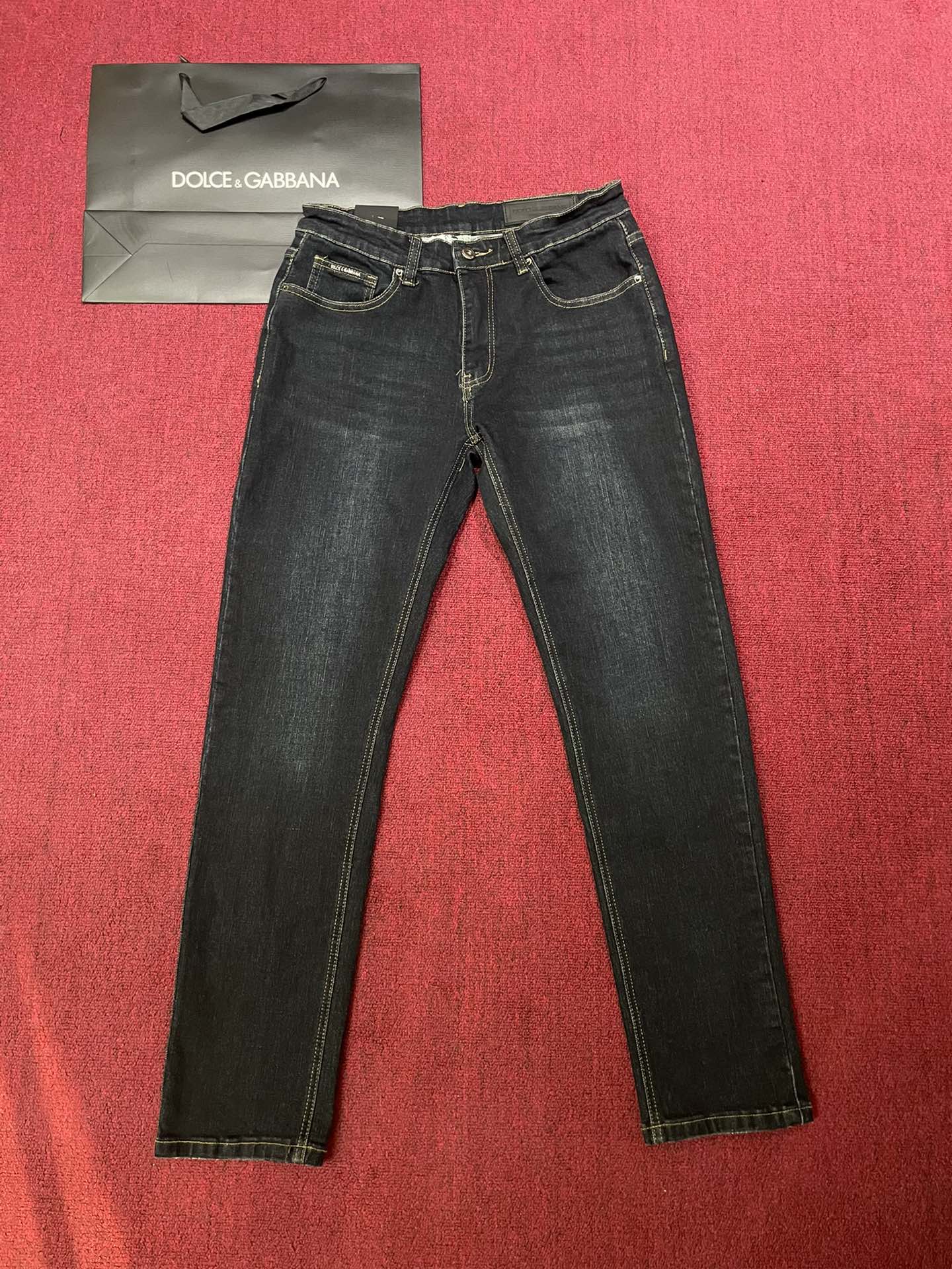 DOLCE & GABBANA Men's Slim Fit Dark Blue Jeans with Metal Logo Patch 2 i1728829574 9821 2