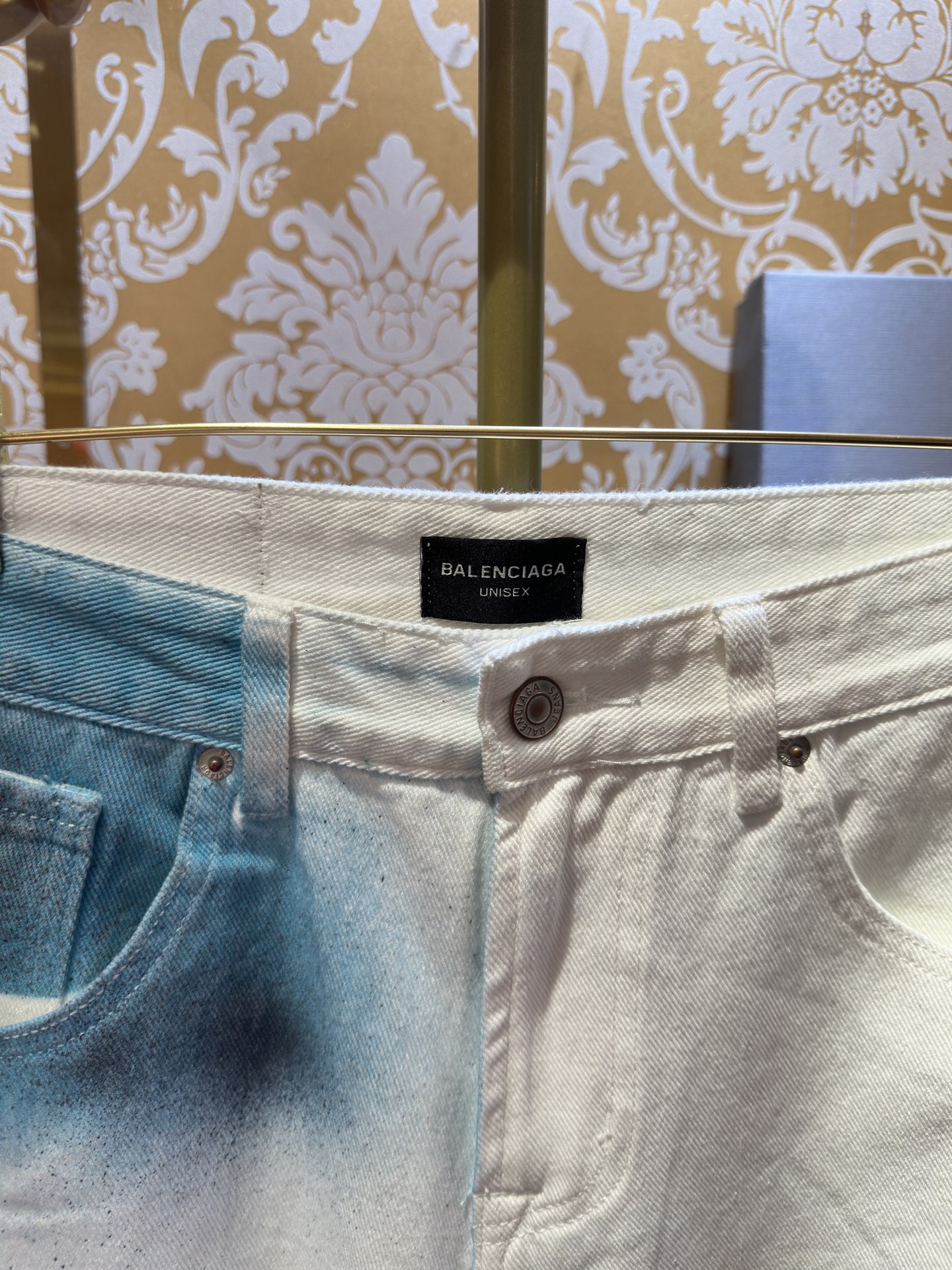 Balenciaga p400 牛仔水仔裤 - 高端工艺と独特な質感